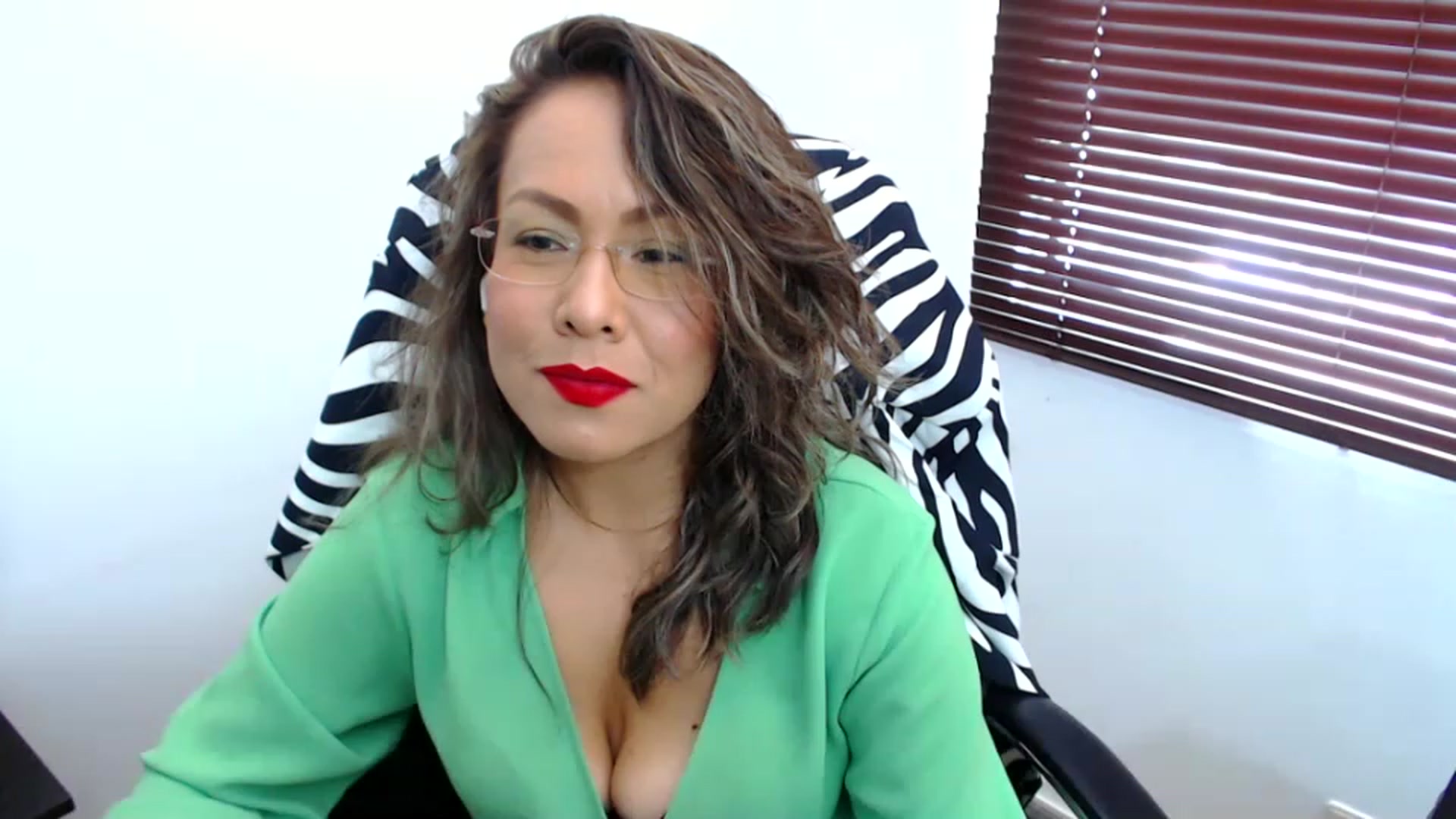 Gallery image thumbnail from office_secret's myfreecams stream on, 05/02/2023, 17:48 image 18 of 20