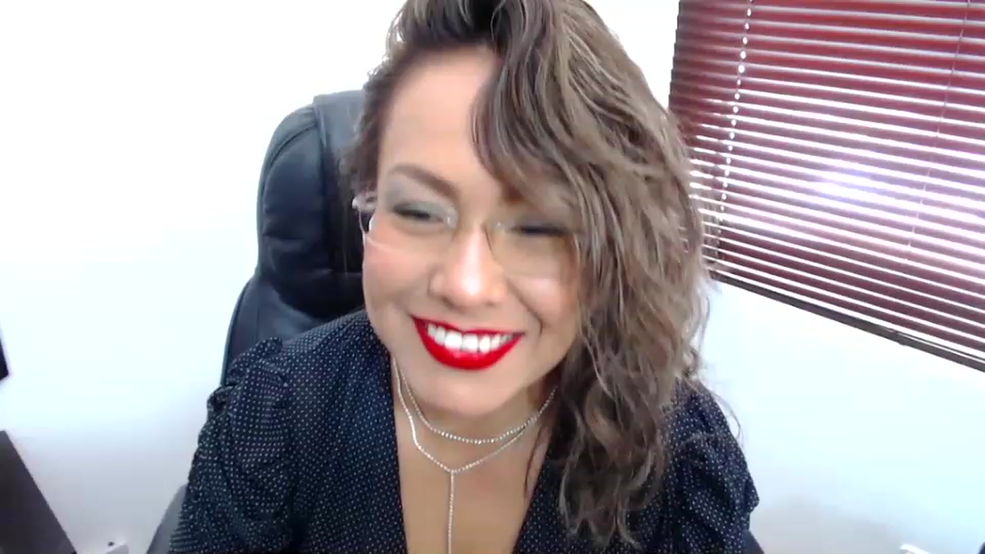 Gallery image thumbnail from office_secret's myfreecams stream on, 05/04/2023, 17:42 image 7 of 20