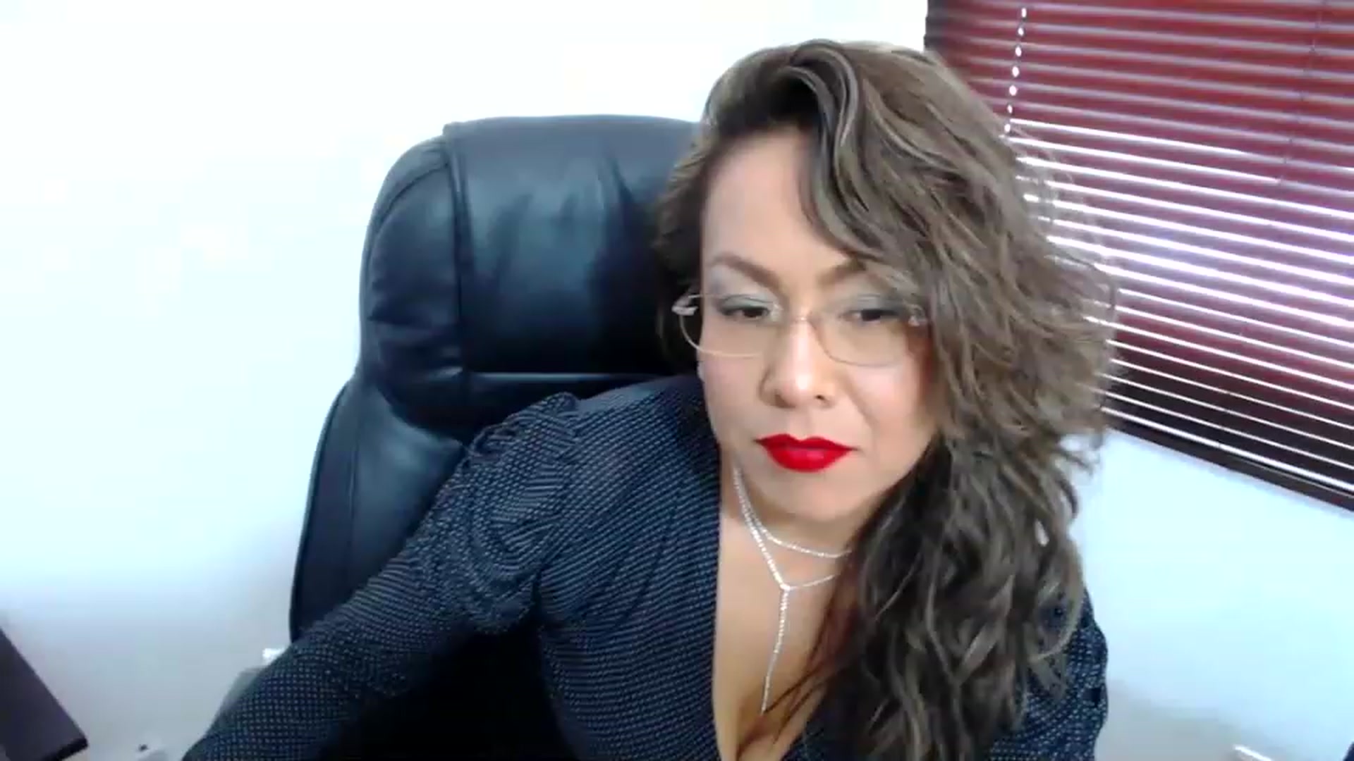 Gallery image thumbnail from office_secret's myfreecams stream on, 05/04/2023, 19:11 image 5 of 20
