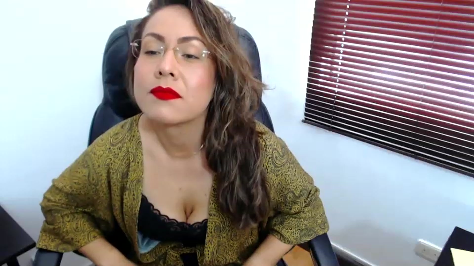 Gallery image thumbnail from office_secret's myfreecams stream on, 05/15/2023, 17:34 image 13 of 20