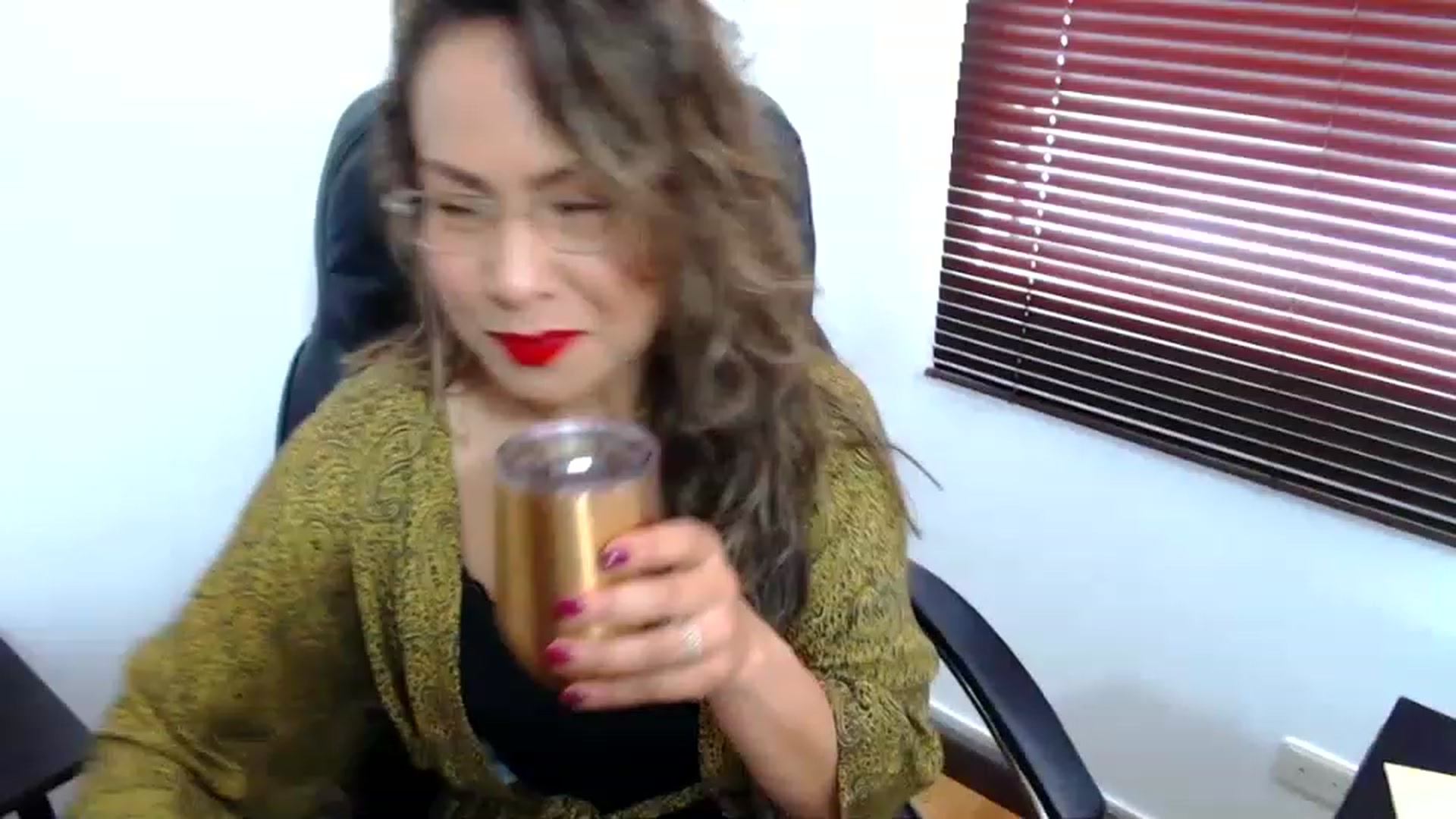 Gallery image thumbnail from office_secret's myfreecams stream on, 05/15/2023, 17:34 image 7 of 20