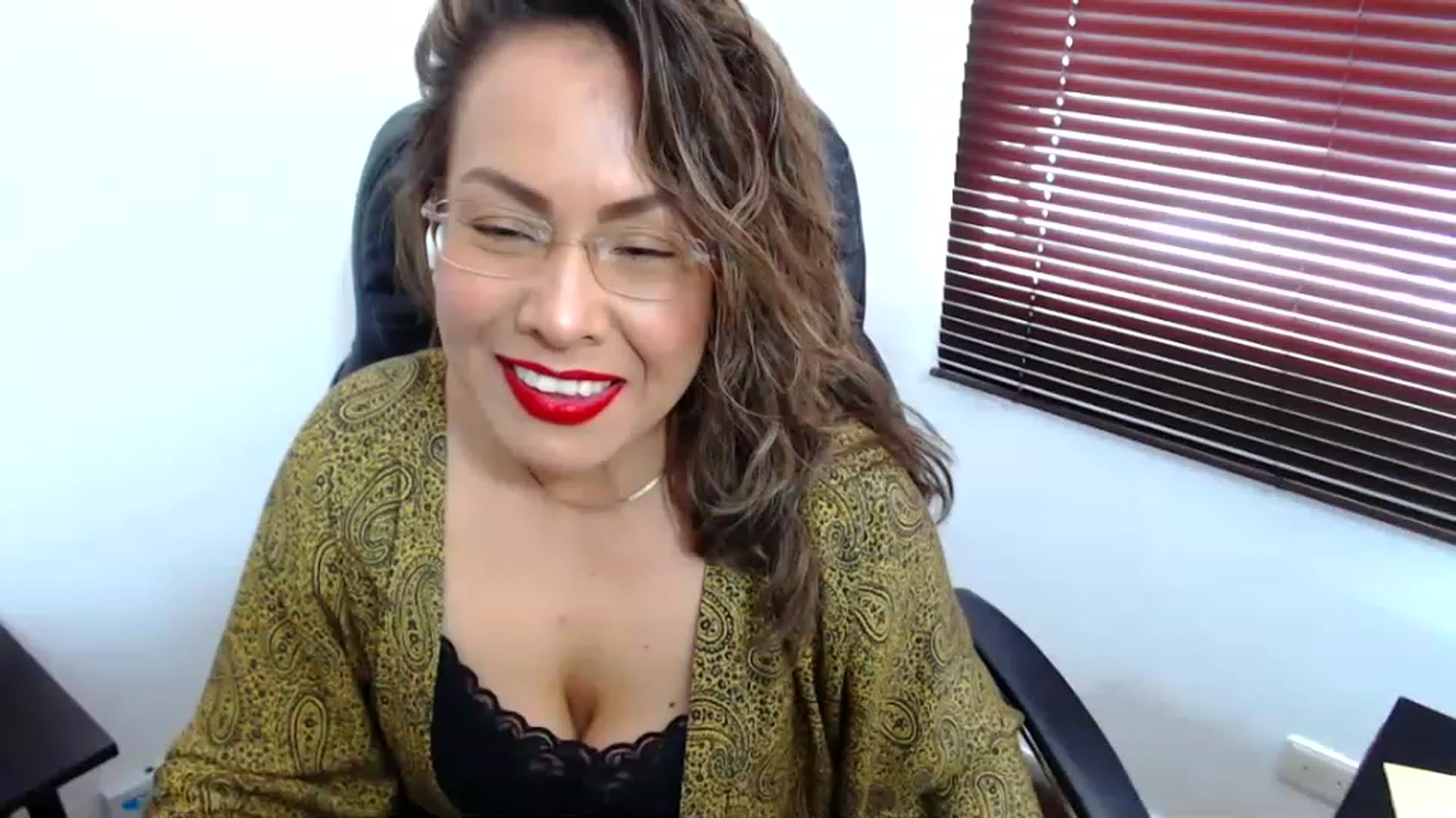 Gallery image thumbnail from office_secret's myfreecams stream on, 05/15/2023, 17:34 image 9 of 20