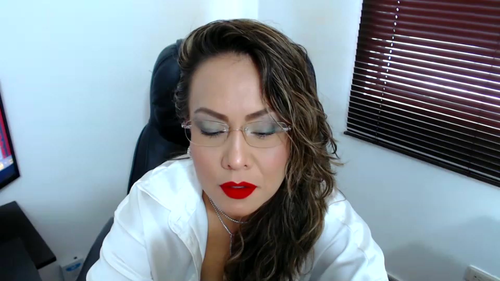 Gallery image thumbnail from office_secret's myfreecams stream on, 05/23/2023, 18:12 image 1 of 20