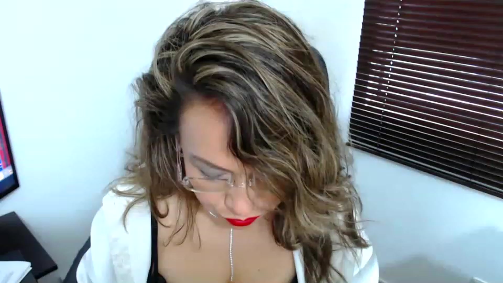Gallery image thumbnail from office_secret's myfreecams stream on, 05/23/2023, 19:09 image 14 of 20