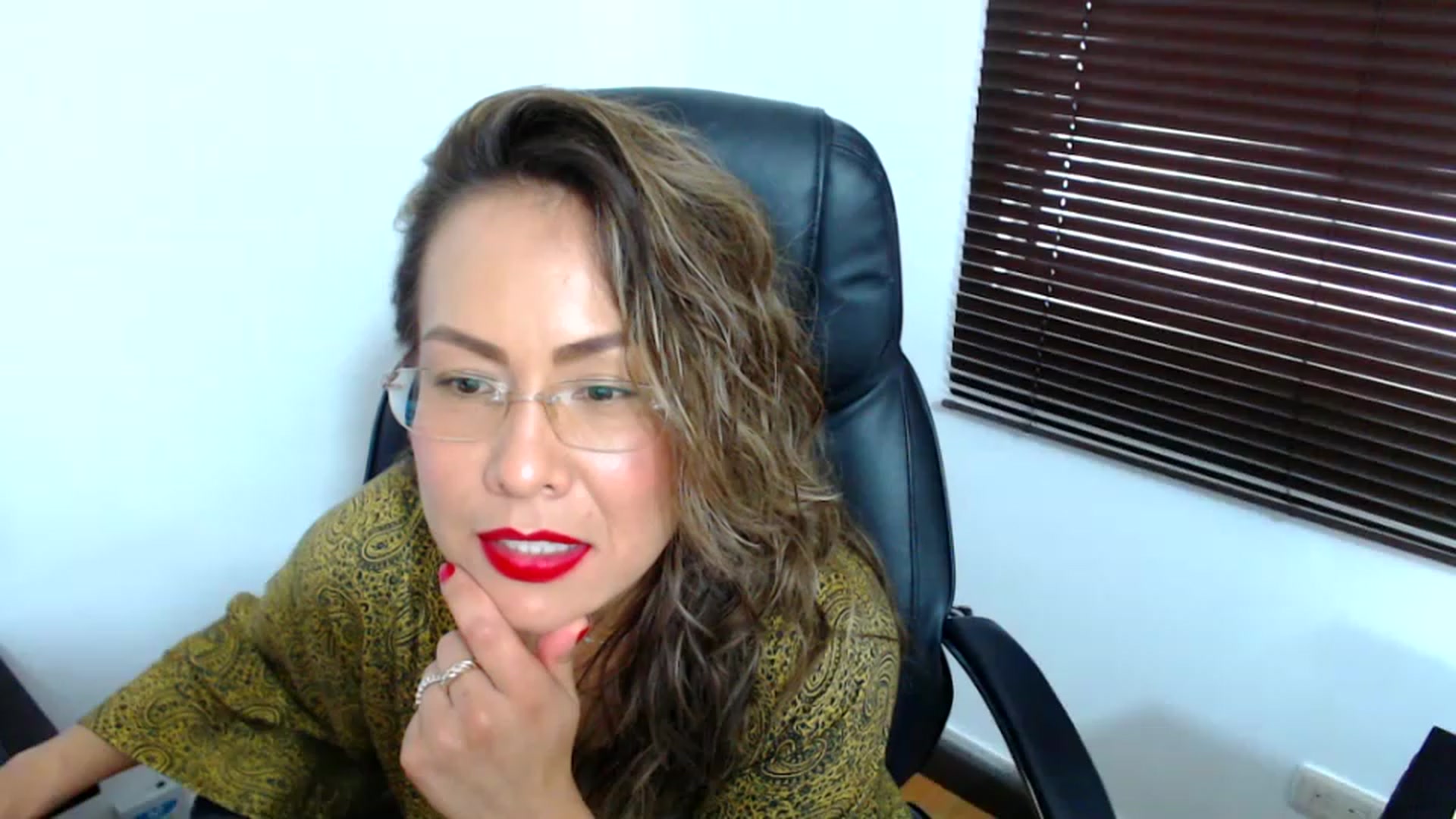Gallery image thumbnail from office_secret's myfreecams stream on, 05/25/2023, 19:03 image 1 of 20