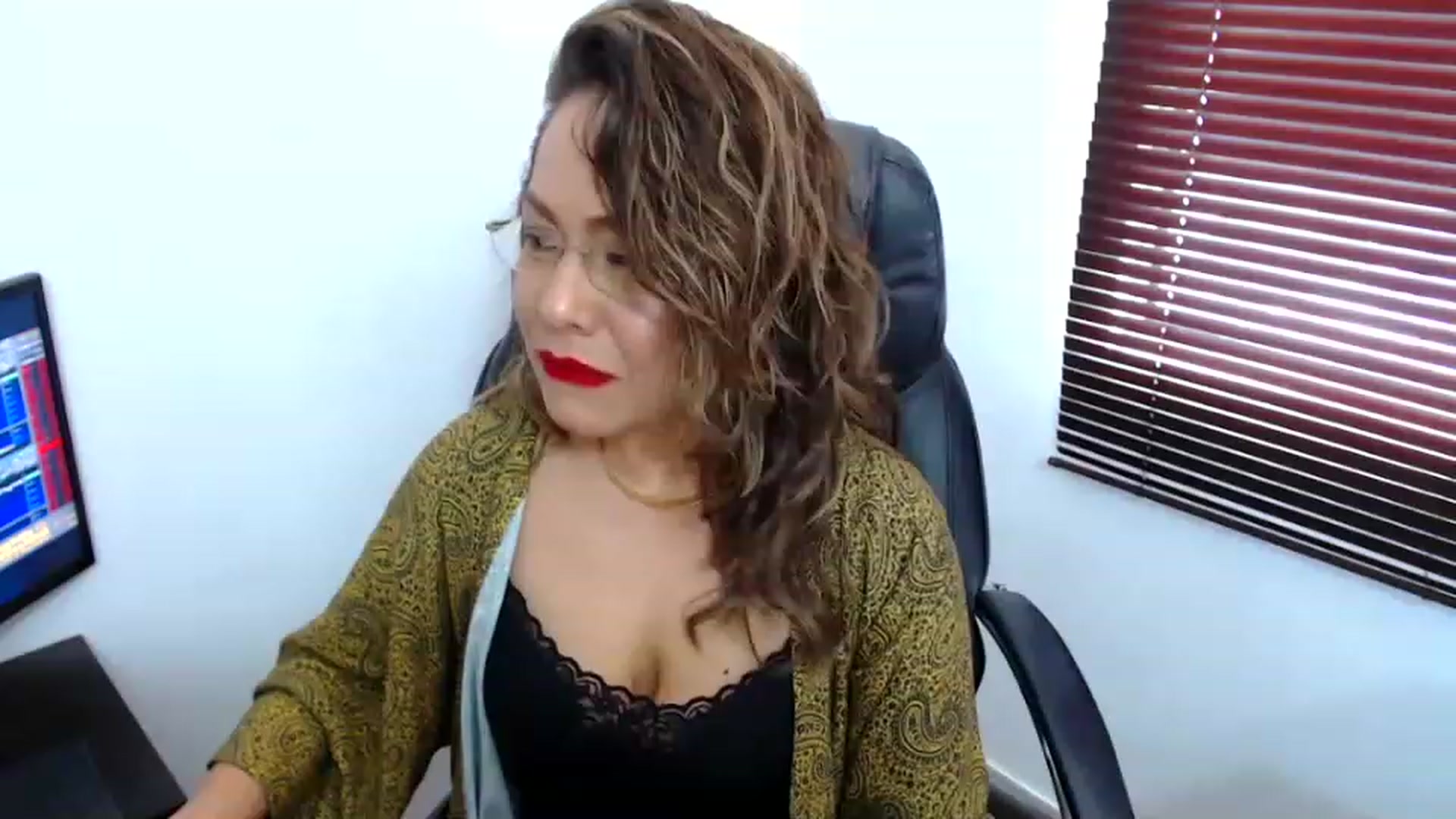 Gallery image thumbnail from office_secret's myfreecams stream on, 06/08/2023, 18:03 image 14 of 20