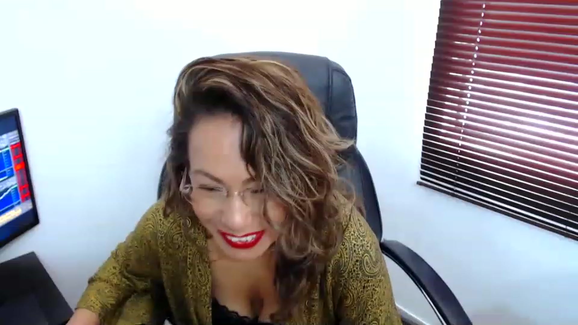 Gallery image thumbnail from office_secret's myfreecams stream on, 06/08/2023, 18:03 image 12 of 20