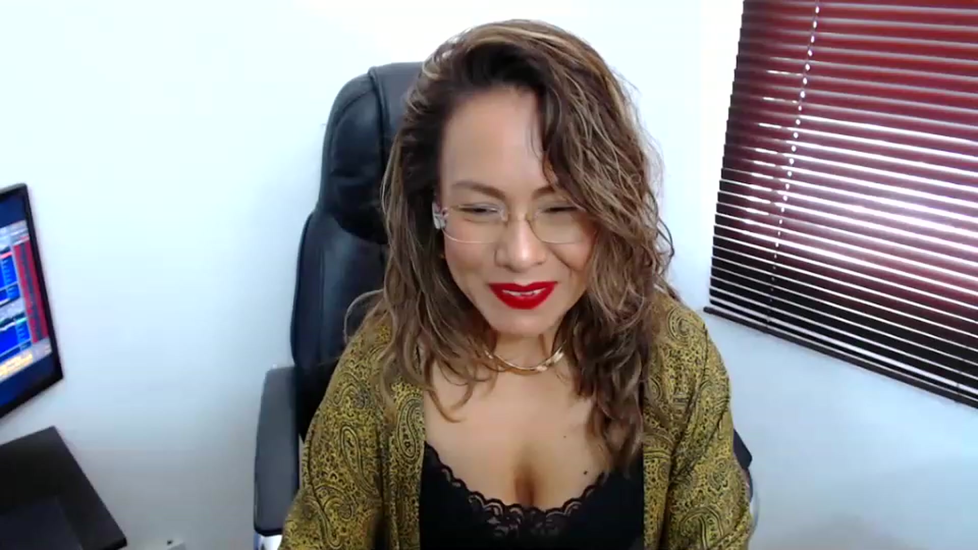 Gallery image thumbnail from office_secret's myfreecams stream on, 06/08/2023, 18:03 image 15 of 20