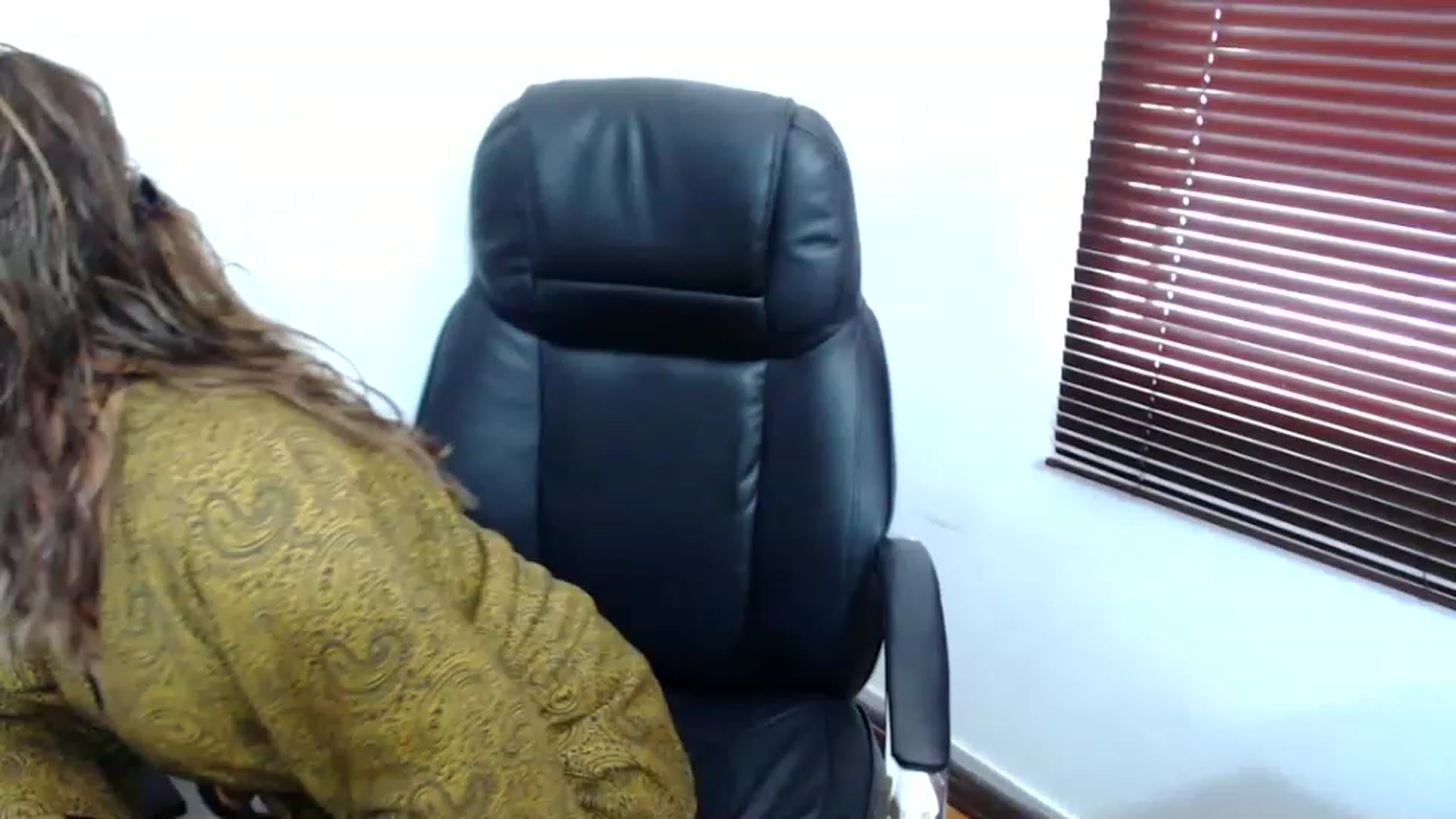 Gallery image thumbnail from office_secret's myfreecams stream on, 06/08/2023, 18:03 image 1 of 20
