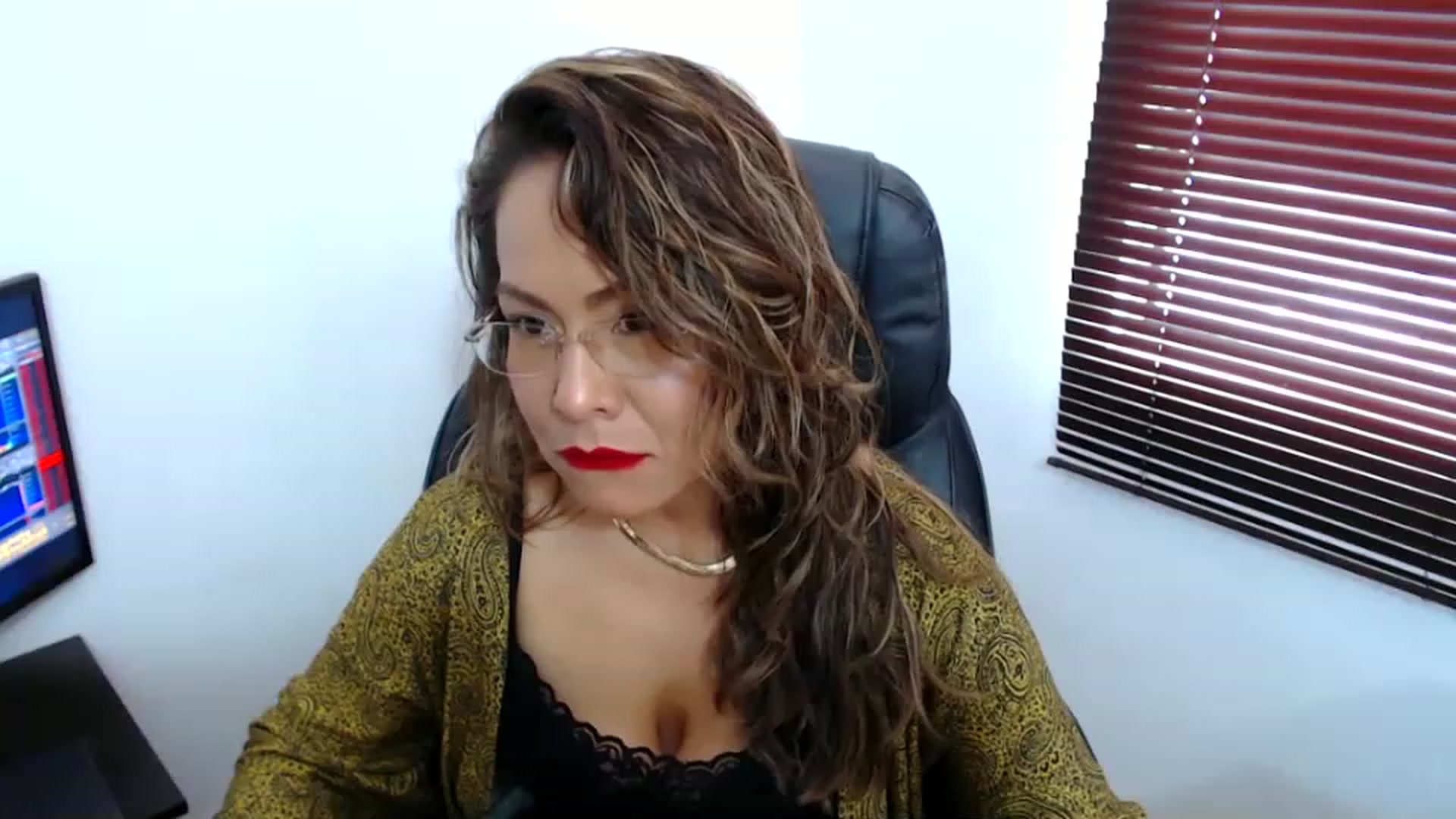 Gallery image thumbnail from office_secret's myfreecams stream on, 06/08/2023, 18:03 image 16 of 20
