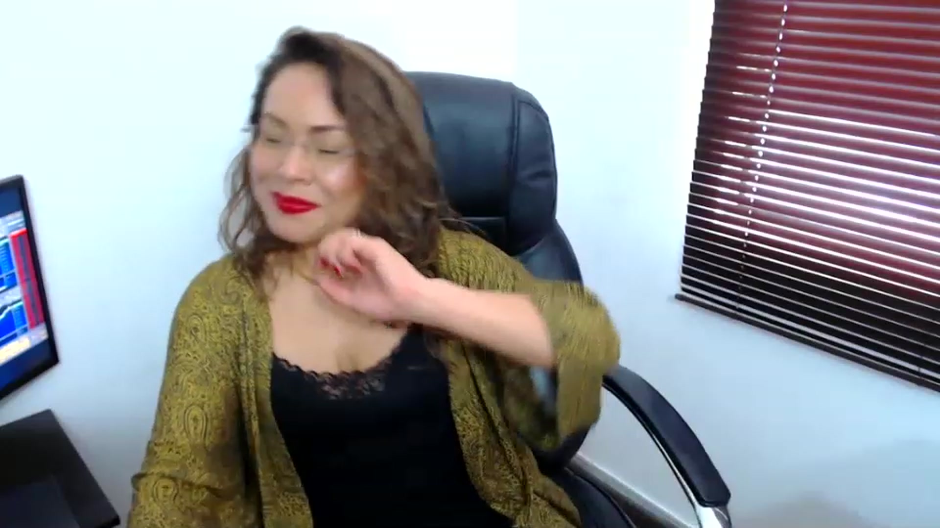 Gallery image thumbnail from office_secret's myfreecams stream on, 06/08/2023, 19:03 image 12 of 20
