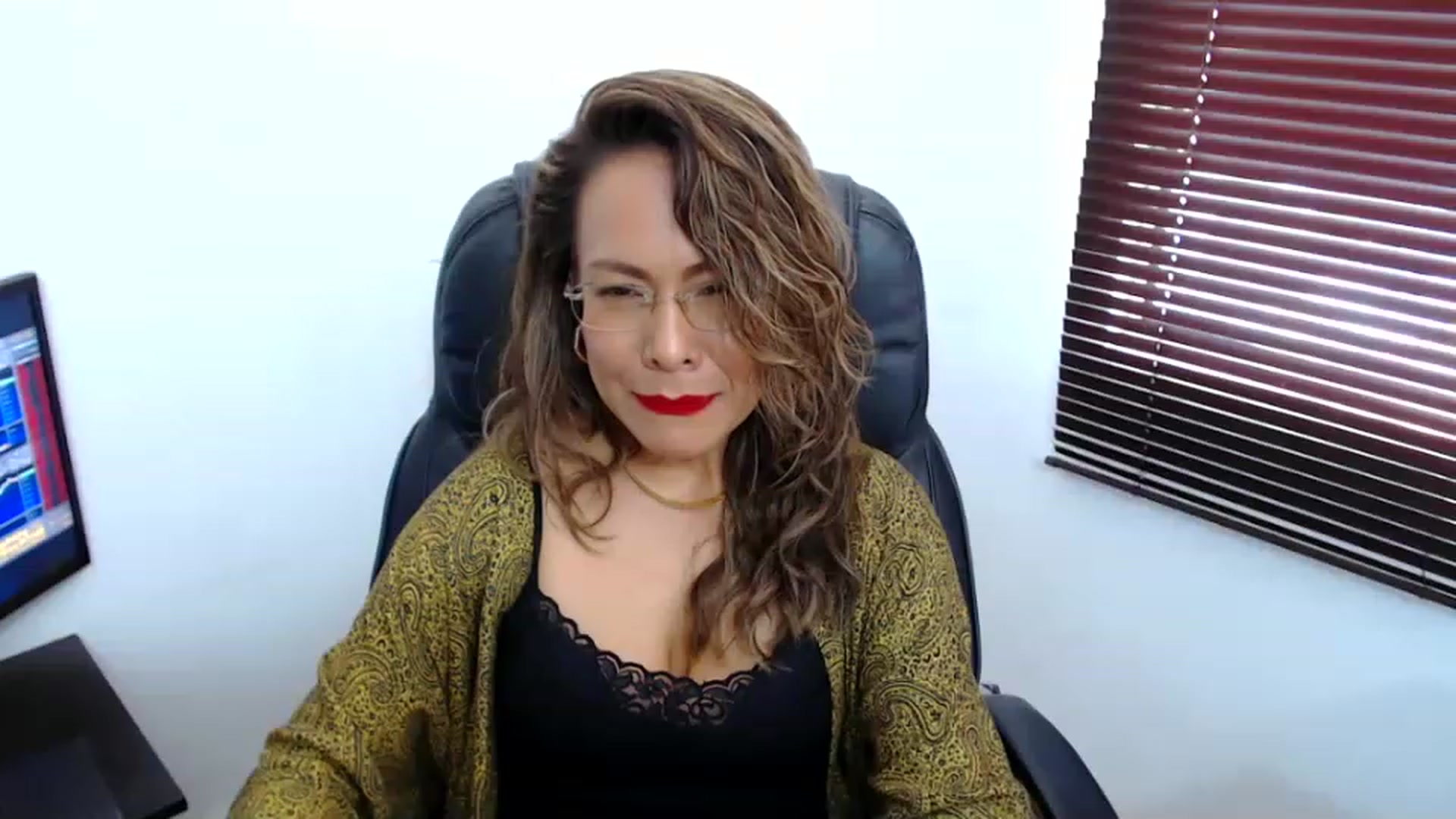Gallery image thumbnail from office_secret's myfreecams stream on, 06/08/2023, 19:03 image 16 of 20