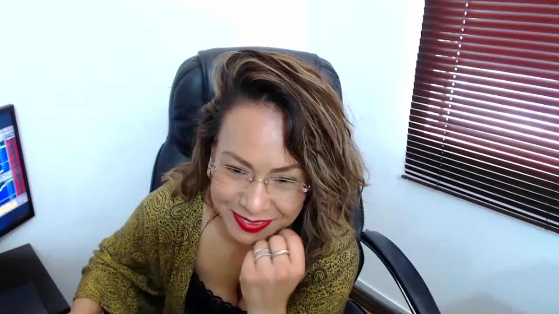 Gallery image thumbnail from office_secret's myfreecams stream on, 06/08/2023, 19:03 image 4 of 20