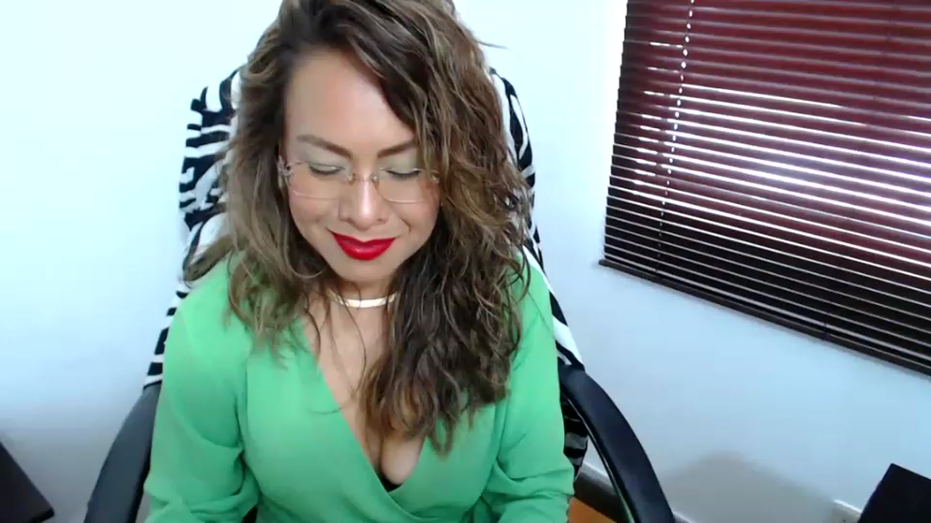 Gallery image thumbnail from office_secret's myfreecams stream on, 06/12/2023, 18:17 image 20 of 20