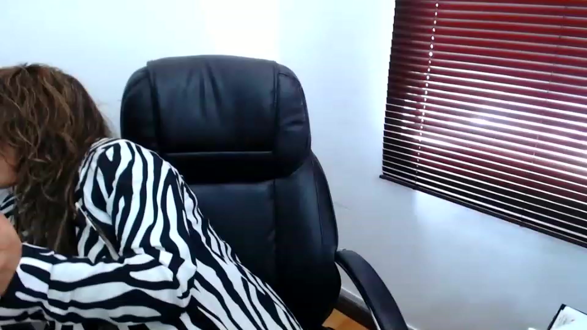 Gallery image thumbnail from office_secret's myfreecams stream on, 06/12/2023, 18:17 image 2 of 20