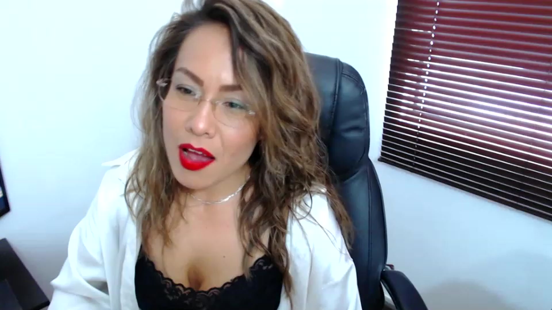 Gallery image thumbnail from office_secret's myfreecams stream on, 06/13/2023, 18:16 image 14 of 20