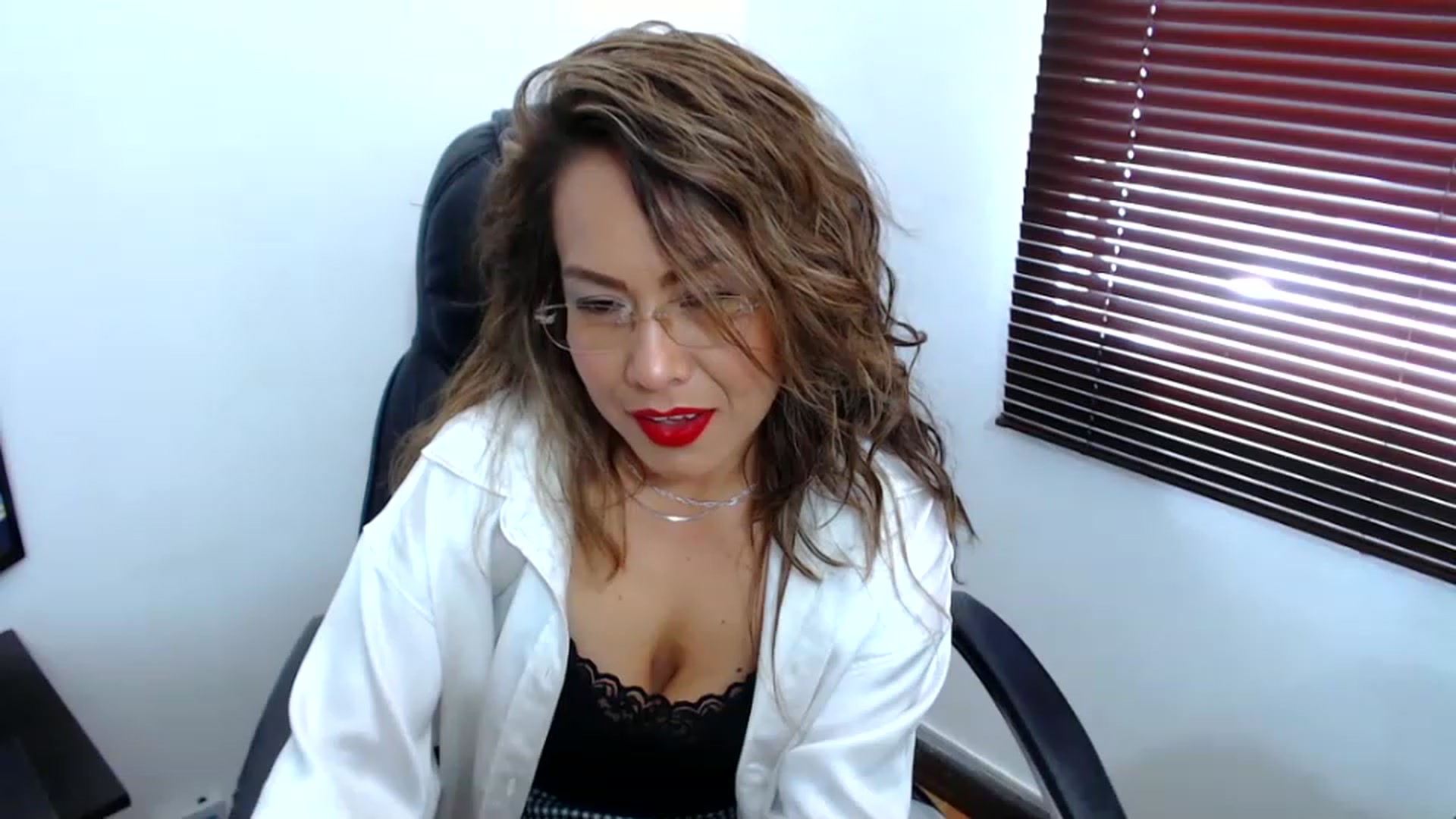 Gallery image thumbnail from office_secret's myfreecams stream on, 06/13/2023, 18:16 image 15 of 20