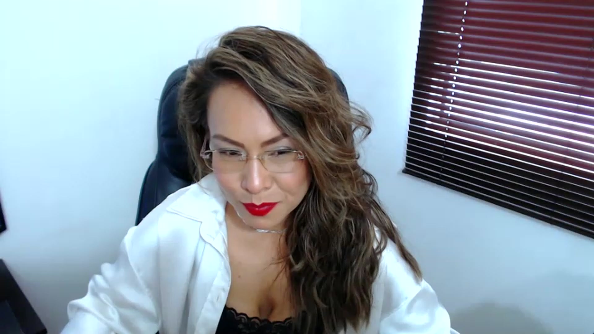 Gallery image thumbnail from office_secret's myfreecams stream on, 06/13/2023, 19:05 image 12 of 20