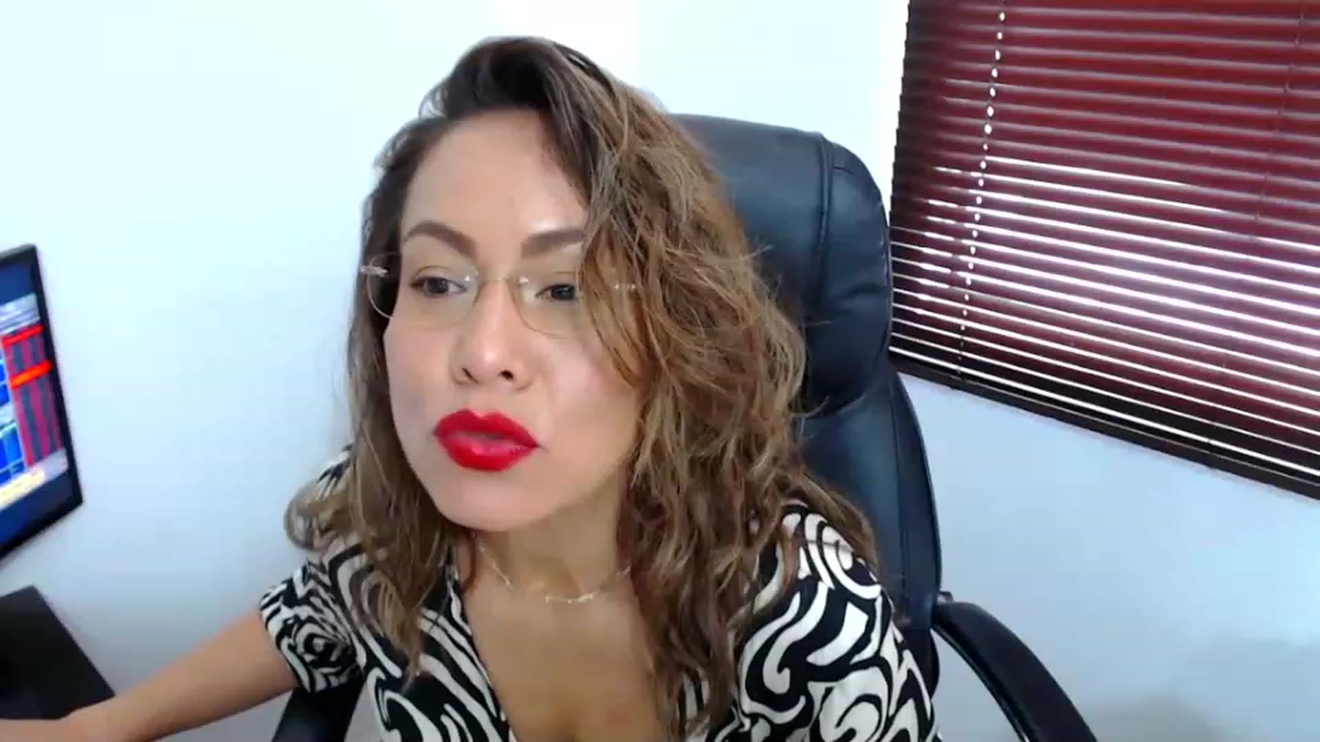 Gallery image thumbnail from office_secret's myfreecams stream on, 06/22/2023, 19:07 image 16 of 20