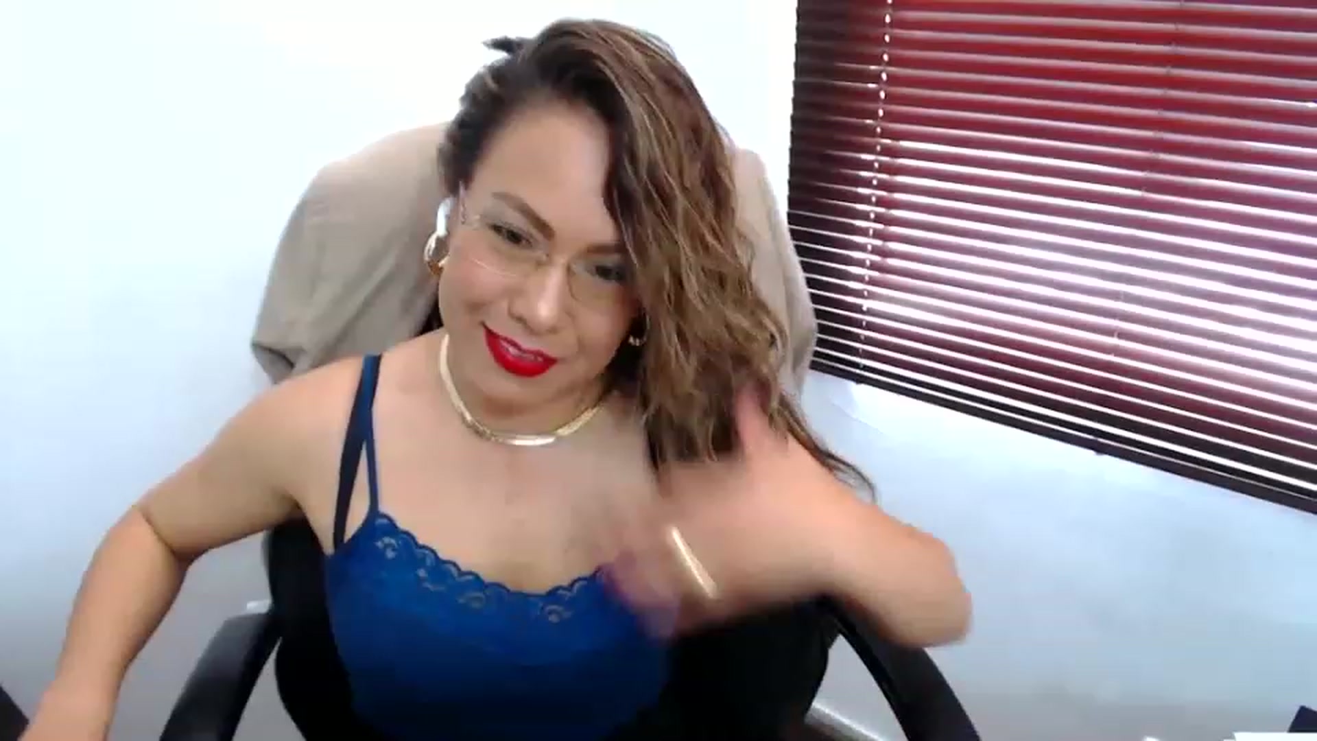Gallery image thumbnail from office_secret's myfreecams stream on, 06/26/2023, 17:53 image 5 of 20