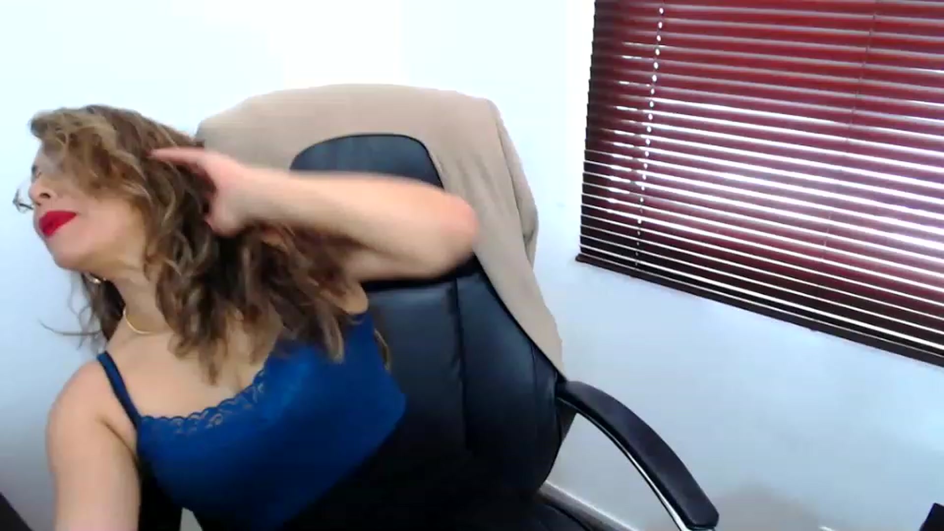 Gallery image thumbnail from office_secret's myfreecams stream on, 06/26/2023, 19:02 image 3 of 20