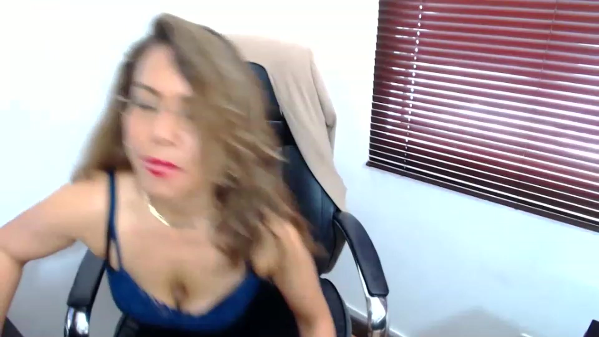 Gallery image thumbnail from office_secret's myfreecams stream on, 06/26/2023, 19:02 image 13 of 20