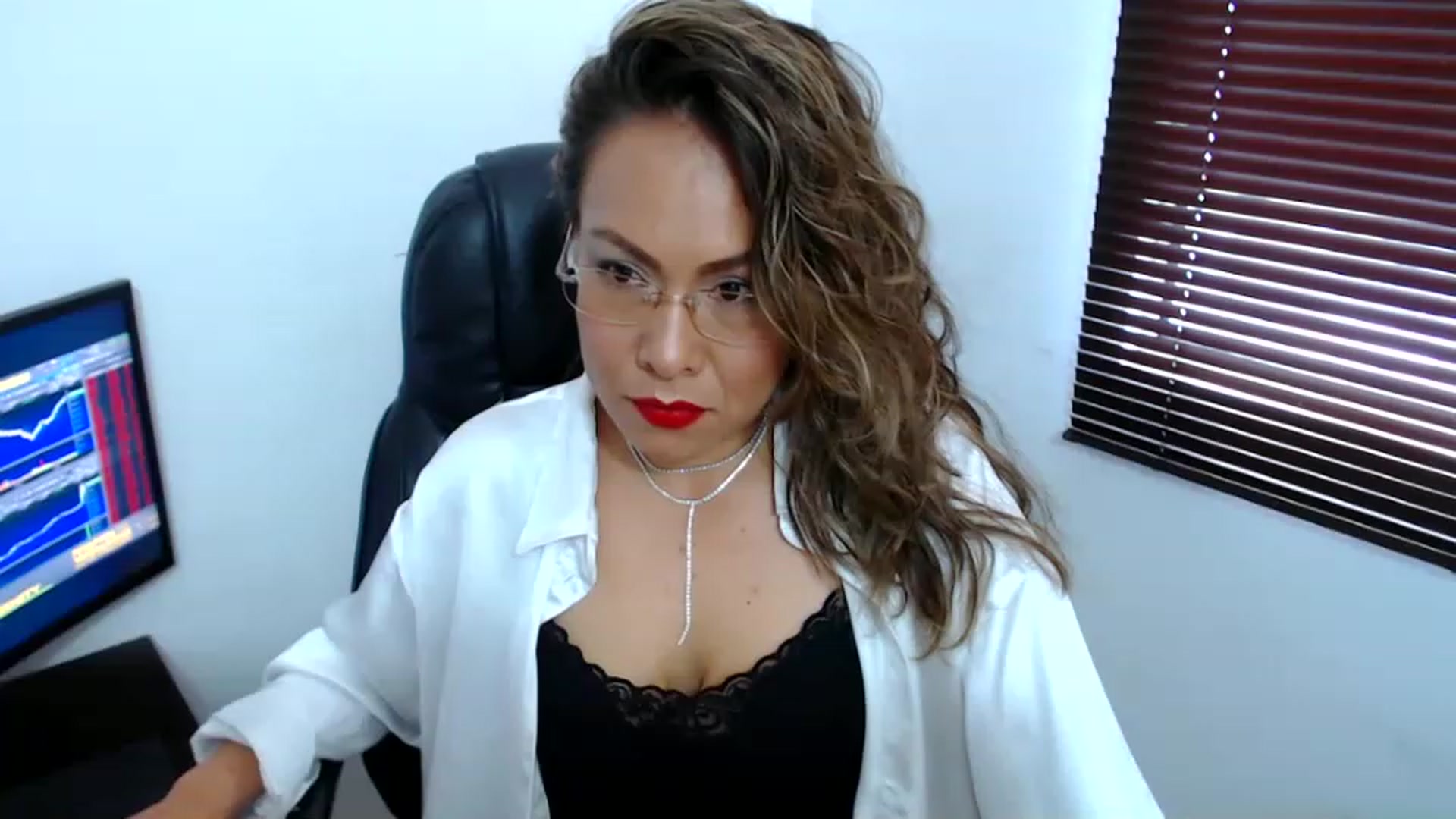 Gallery image thumbnail from office_secret's myfreecams stream on, 06/27/2023, 18:02 image 2 of 20
