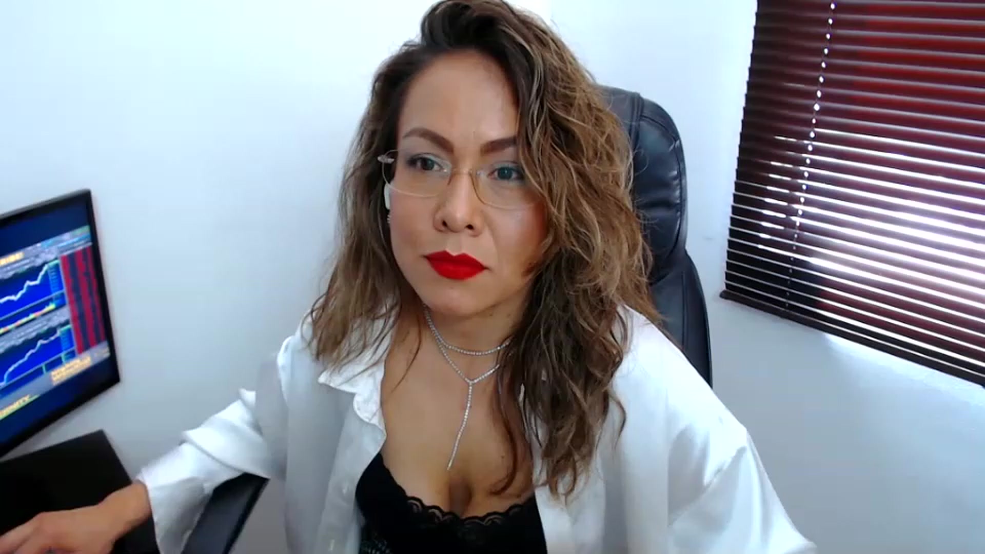 Gallery image thumbnail from office_secret's myfreecams stream on, 06/27/2023, 18:02 image 7 of 20
