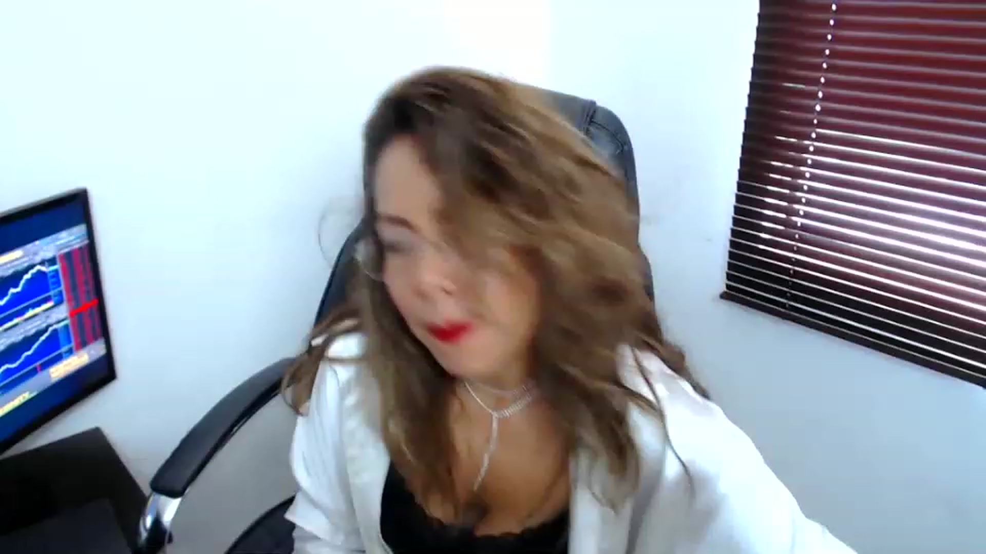 Gallery image thumbnail from office_secret's myfreecams stream on, 06/27/2023, 19:06 image 8 of 20