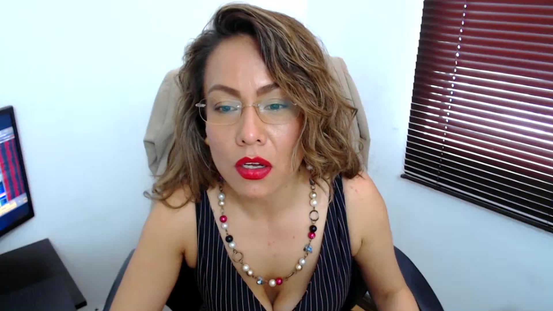 Gallery image thumbnail from office_secret's myfreecams stream on, 06/30/2023, 19:05 image 18 of 20
