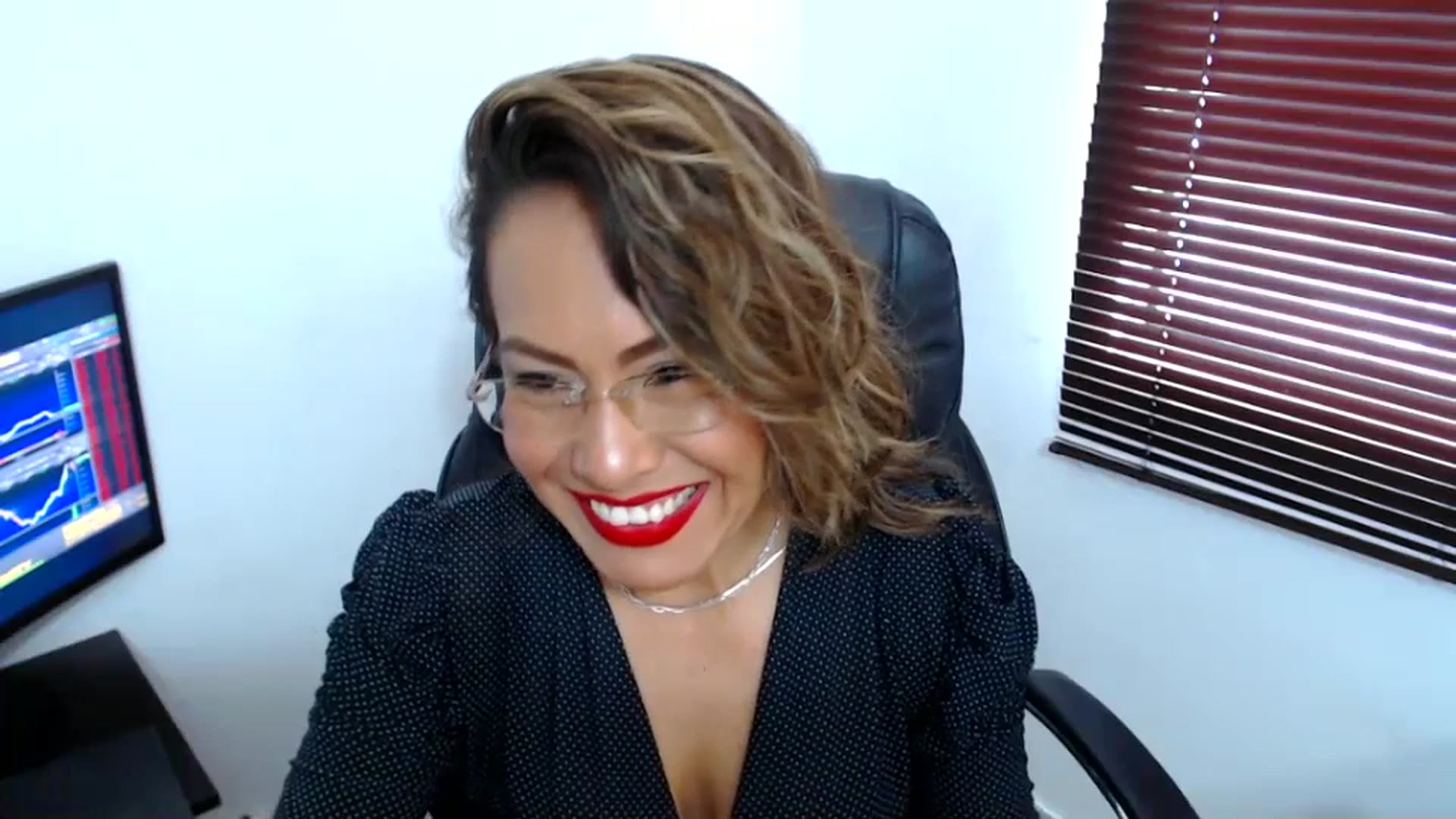 Gallery image thumbnail from office_secret's myfreecams stream on, 07/03/2023, 18:51 image 4 of 20