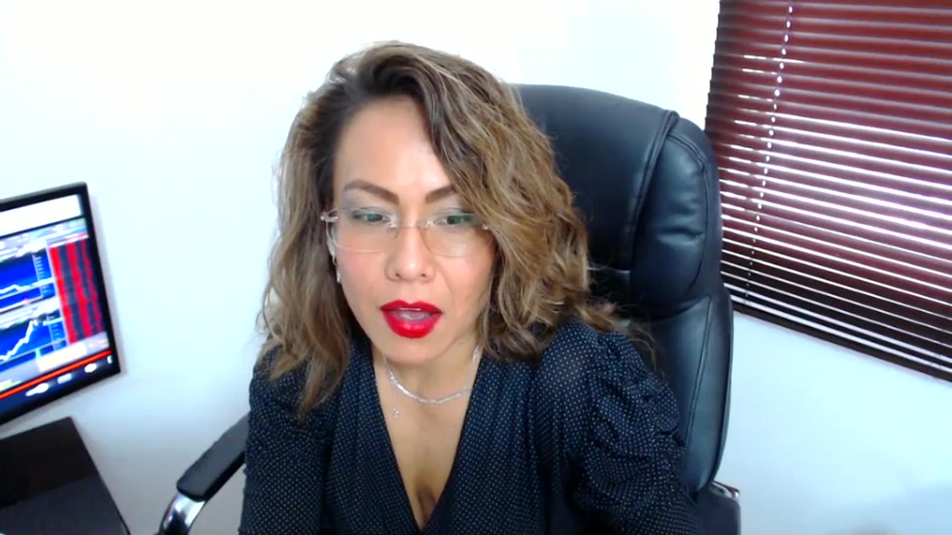 Gallery image thumbnail from office_secret's myfreecams stream on, 07/03/2023, 19:06 image 8 of 20