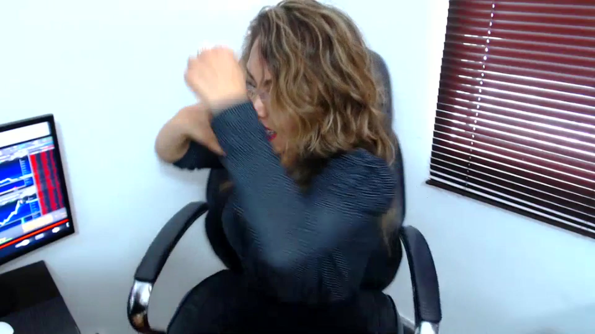 Gallery image thumbnail from office_secret's myfreecams stream on, 07/03/2023, 19:06 image 5 of 20
