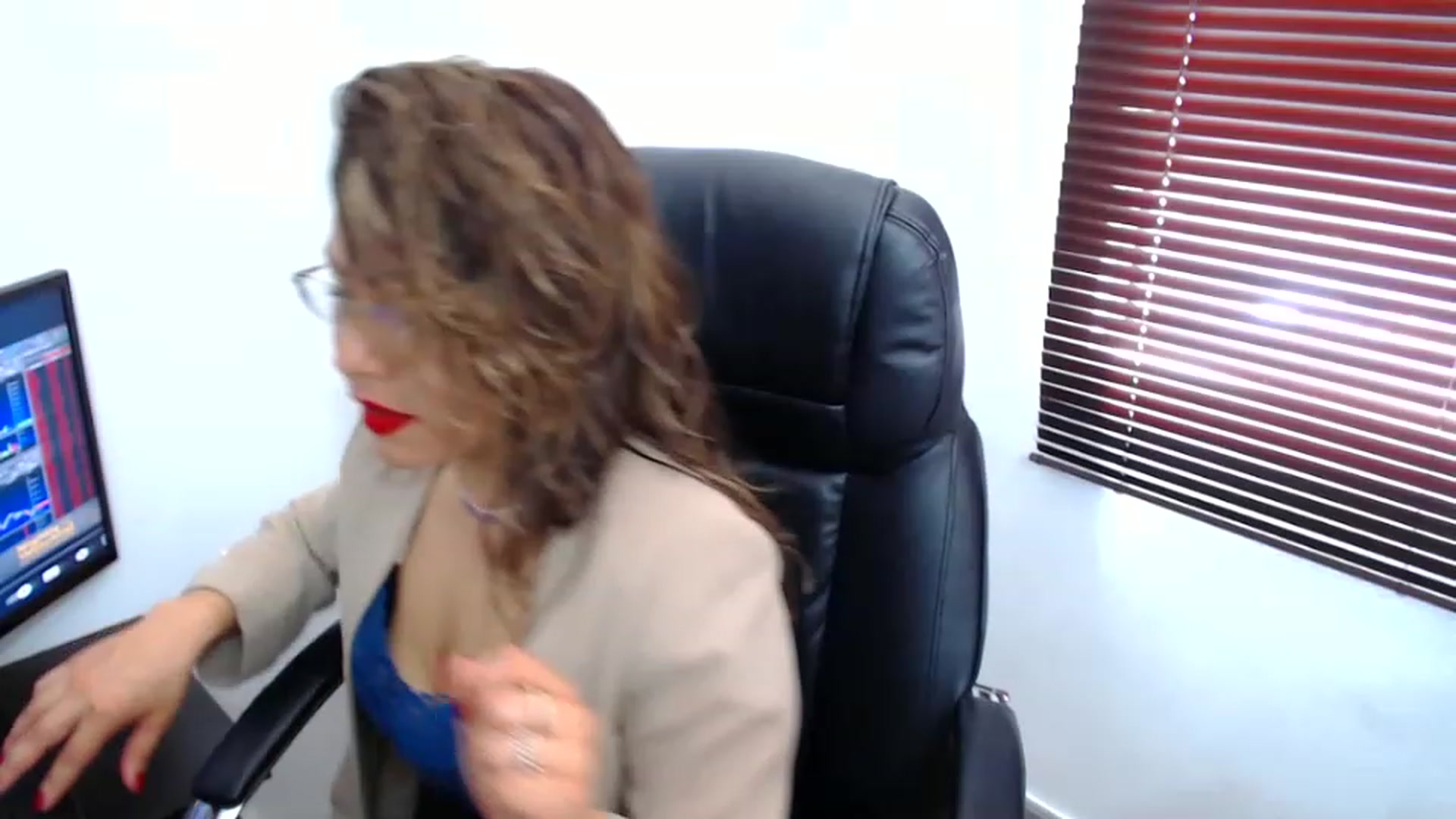 Gallery image thumbnail from office_secret's myfreecams stream on, 07/04/2023, 18:00 image 4 of 20