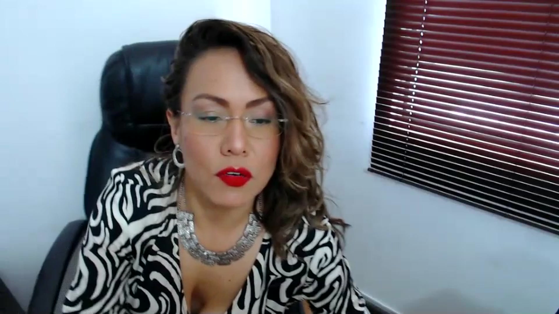 Gallery image thumbnail from office_secret's myfreecams stream on, 07/10/2023, 17:59 image 16 of 20