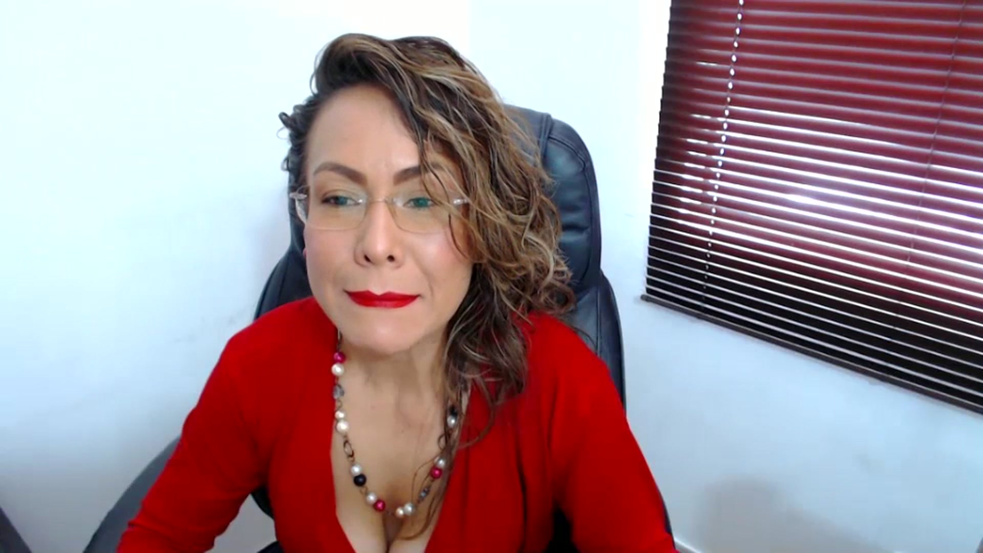 Gallery image thumbnail from office_secret's myfreecams stream on, 07/11/2023, 17:47 image 10 of 20