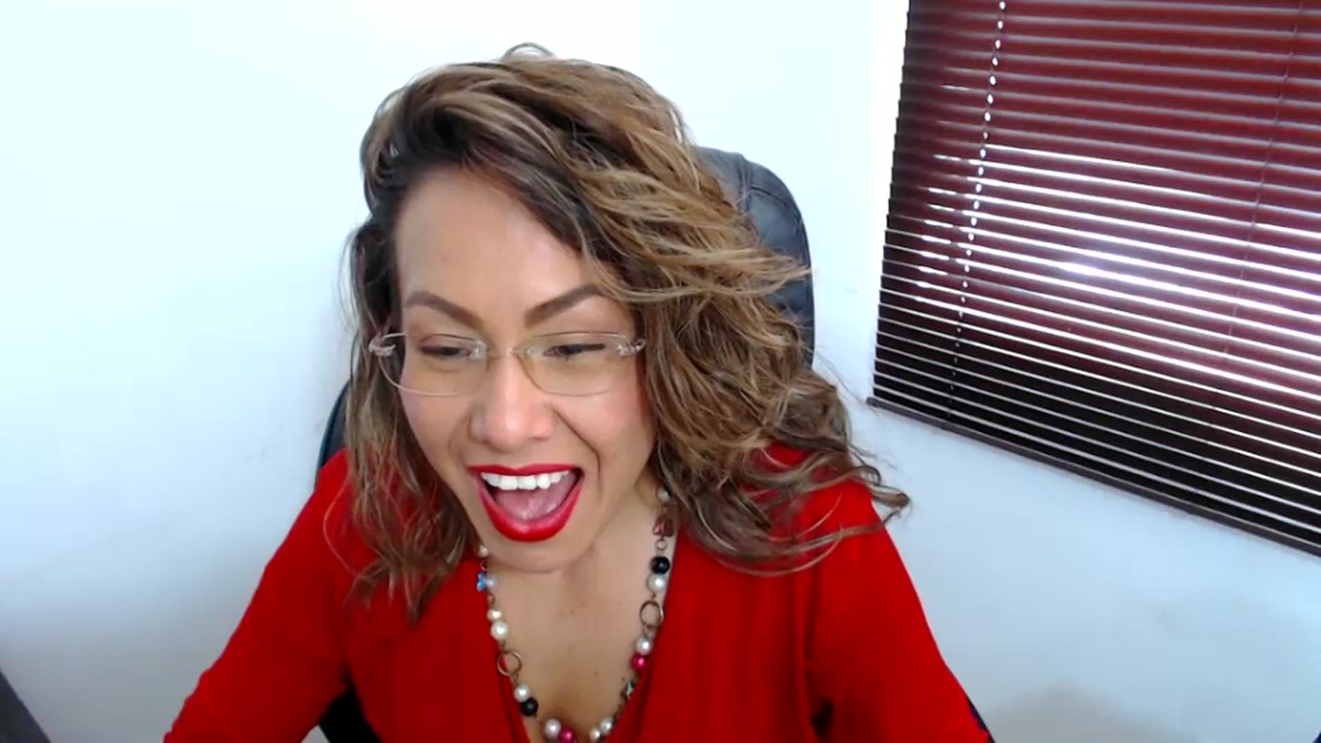 Gallery image thumbnail from office_secret's myfreecams stream on, 07/11/2023, 19:05 image 16 of 20