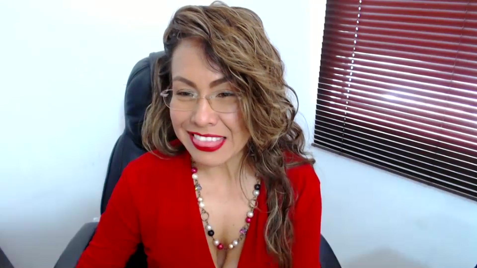 Gallery image thumbnail from office_secret's myfreecams stream on, 07/11/2023, 19:05 image 13 of 20