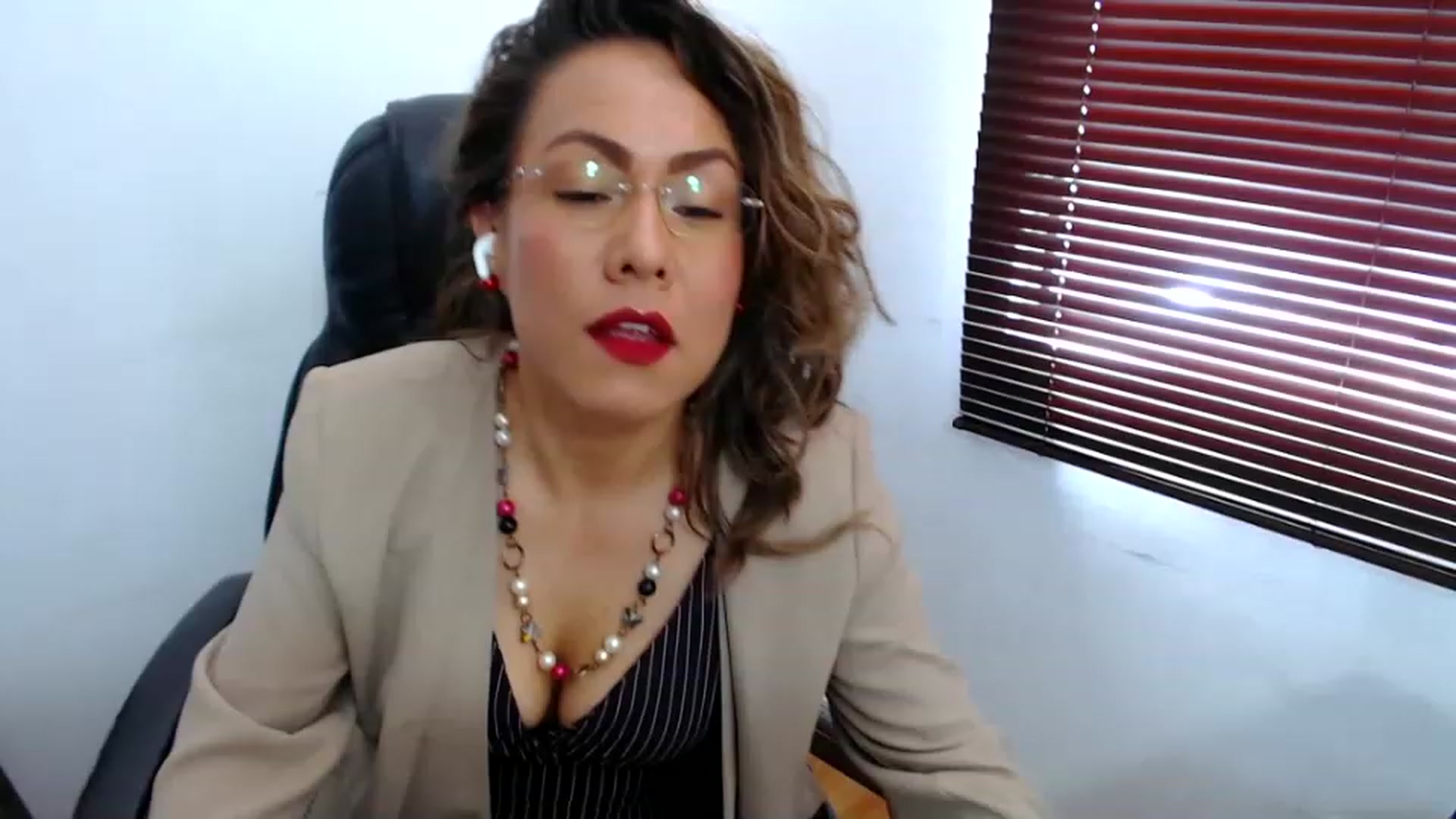Gallery image thumbnail from office_secret's myfreecams stream on, 07/13/2023, 18:02 image 1 of 20