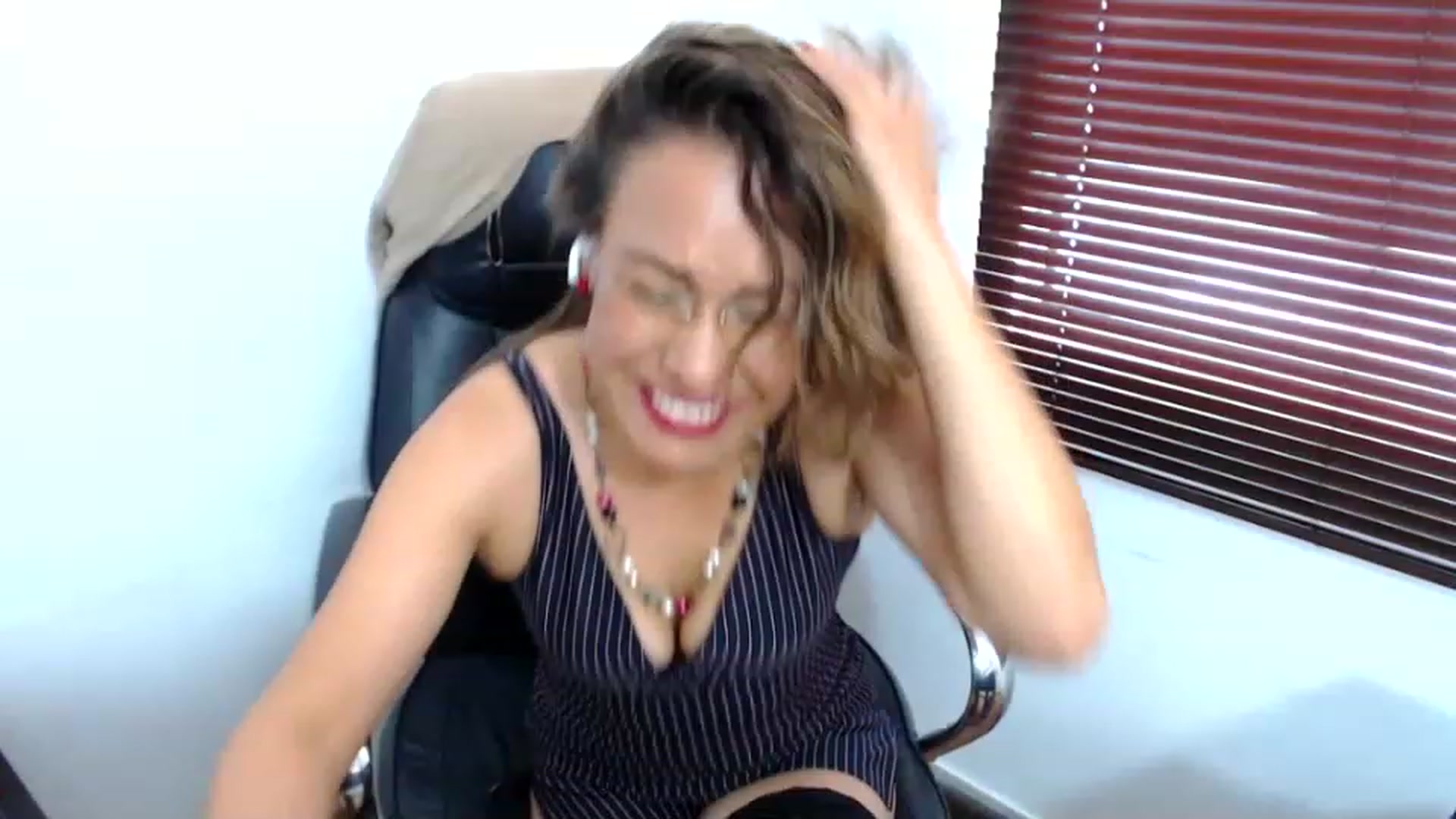Gallery image thumbnail from office_secret's myfreecams stream on, 07/13/2023, 18:02 image 8 of 20