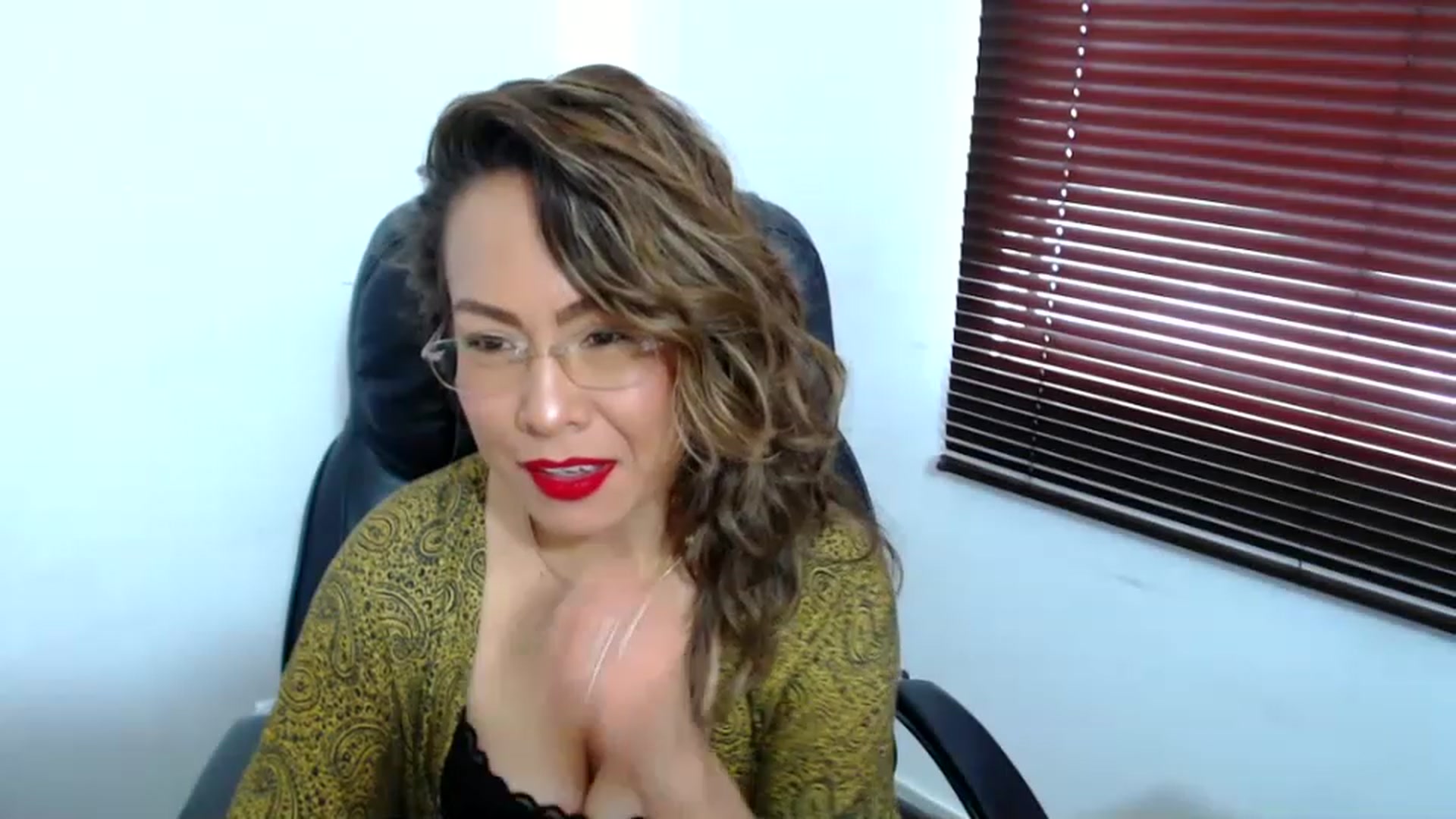 Gallery image thumbnail from office_secret's myfreecams stream on, 07/14/2023, 17:16 image 10 of 20