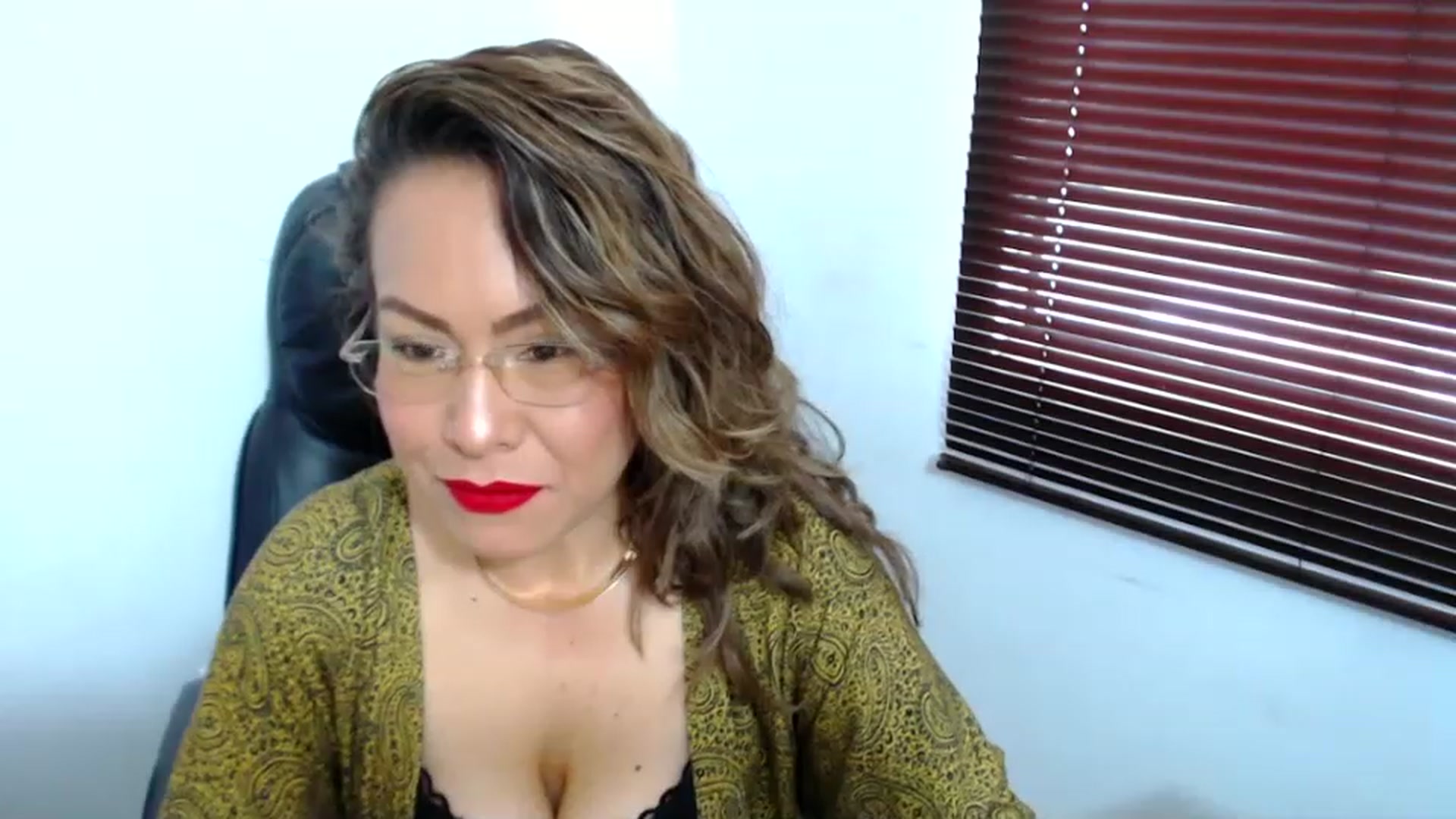 Gallery image thumbnail from office_secret's myfreecams stream on, 07/14/2023, 17:16 image 6 of 20