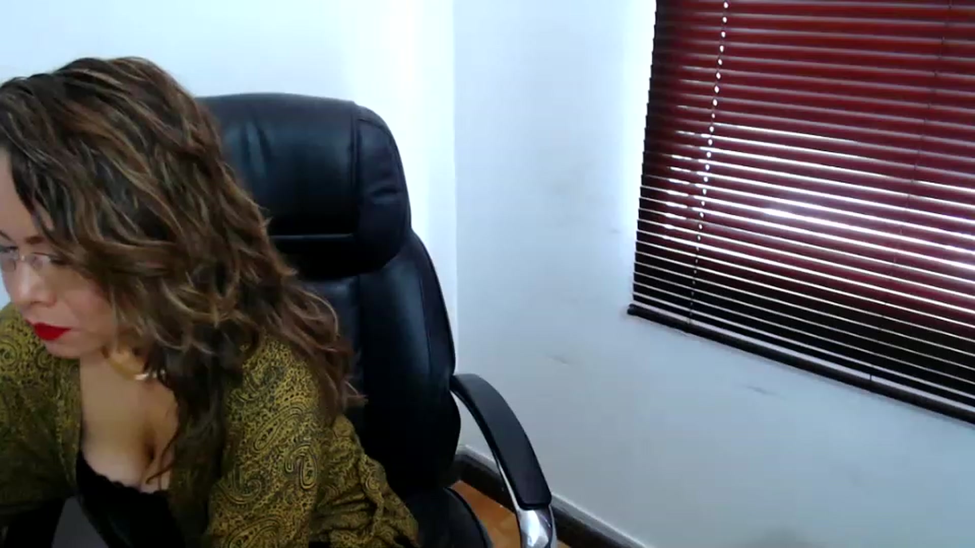 Gallery image thumbnail from office_secret's myfreecams stream on, 07/14/2023, 17:16 image 19 of 20