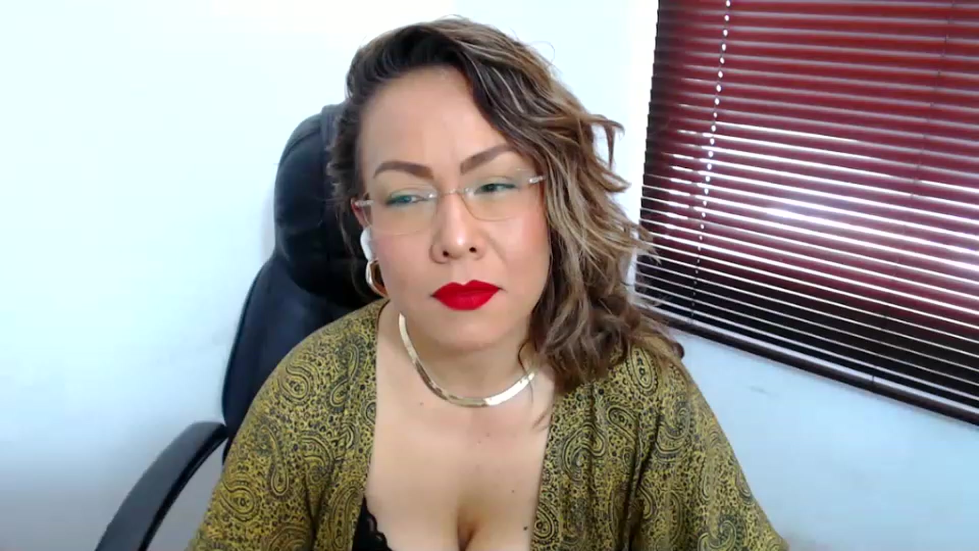 Gallery image thumbnail from office_secret's myfreecams stream on, 07/14/2023, 17:16 image 2 of 20