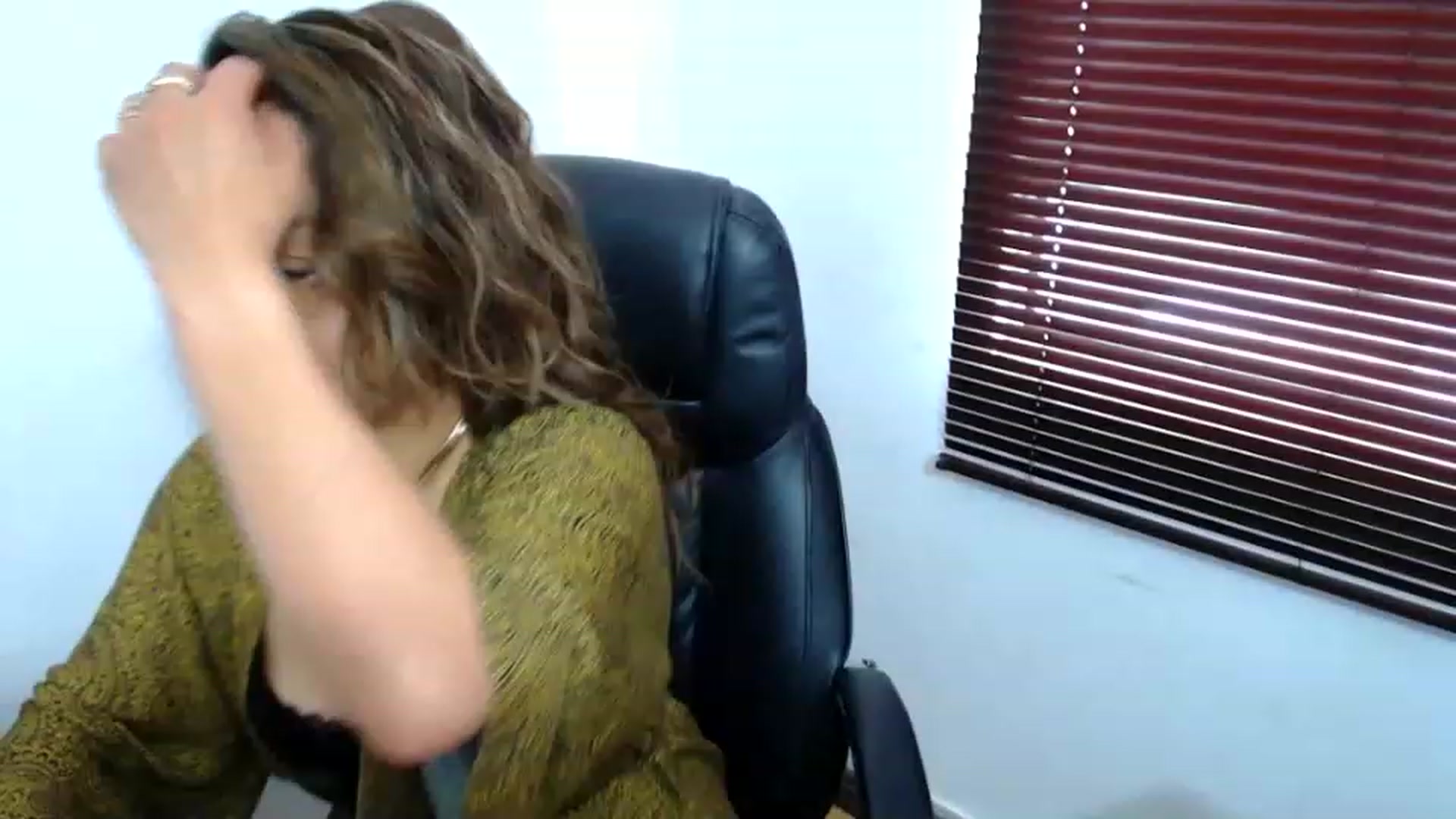 Gallery image thumbnail from office_secret's myfreecams stream on, 07/14/2023, 19:17 image 1 of 20