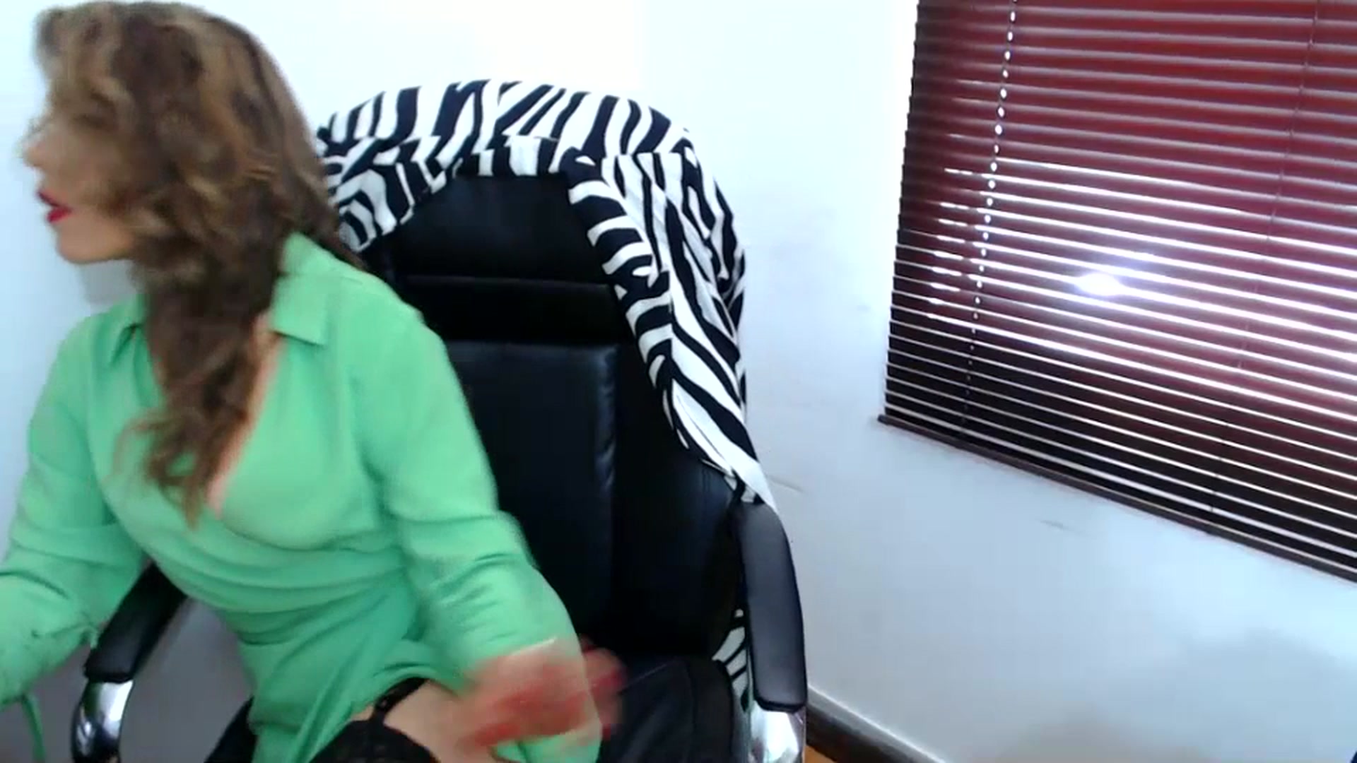 Gallery image thumbnail from office_secret's myfreecams stream on, 07/18/2023, 18:11 image 20 of 20