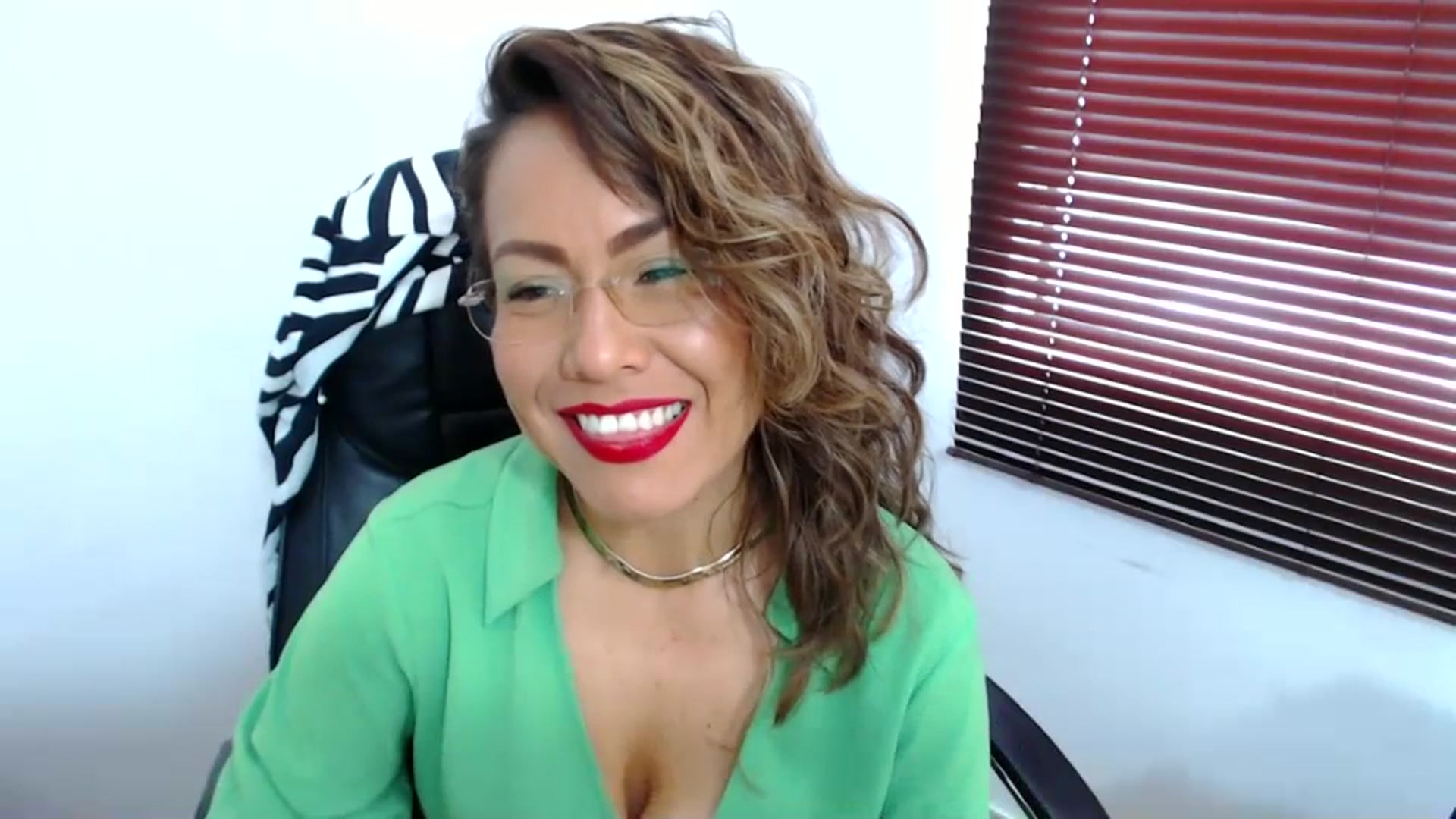 Gallery image thumbnail from office_secret's myfreecams stream on, 07/18/2023, 18:11 image 4 of 20