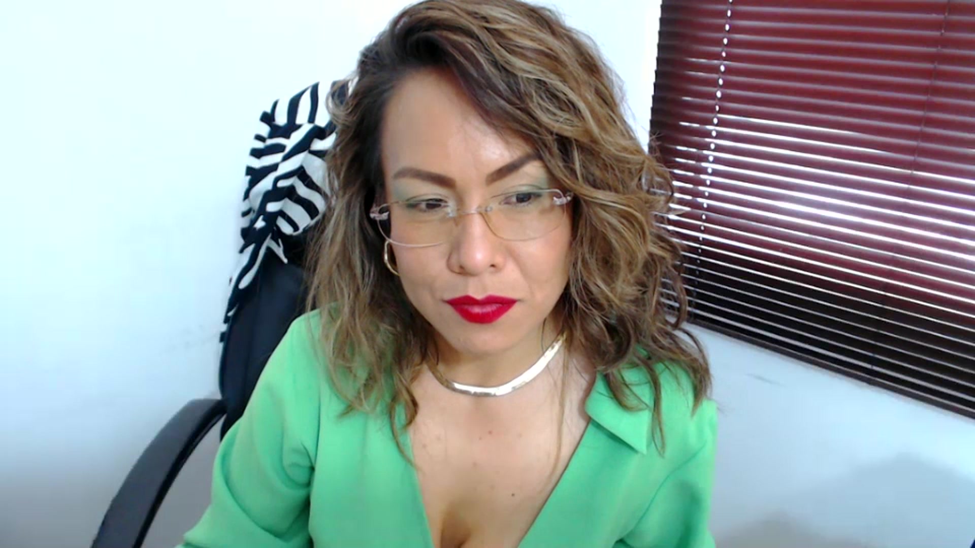 Gallery image thumbnail from office_secret's myfreecams stream on, 07/18/2023, 19:00 image 17 of 20