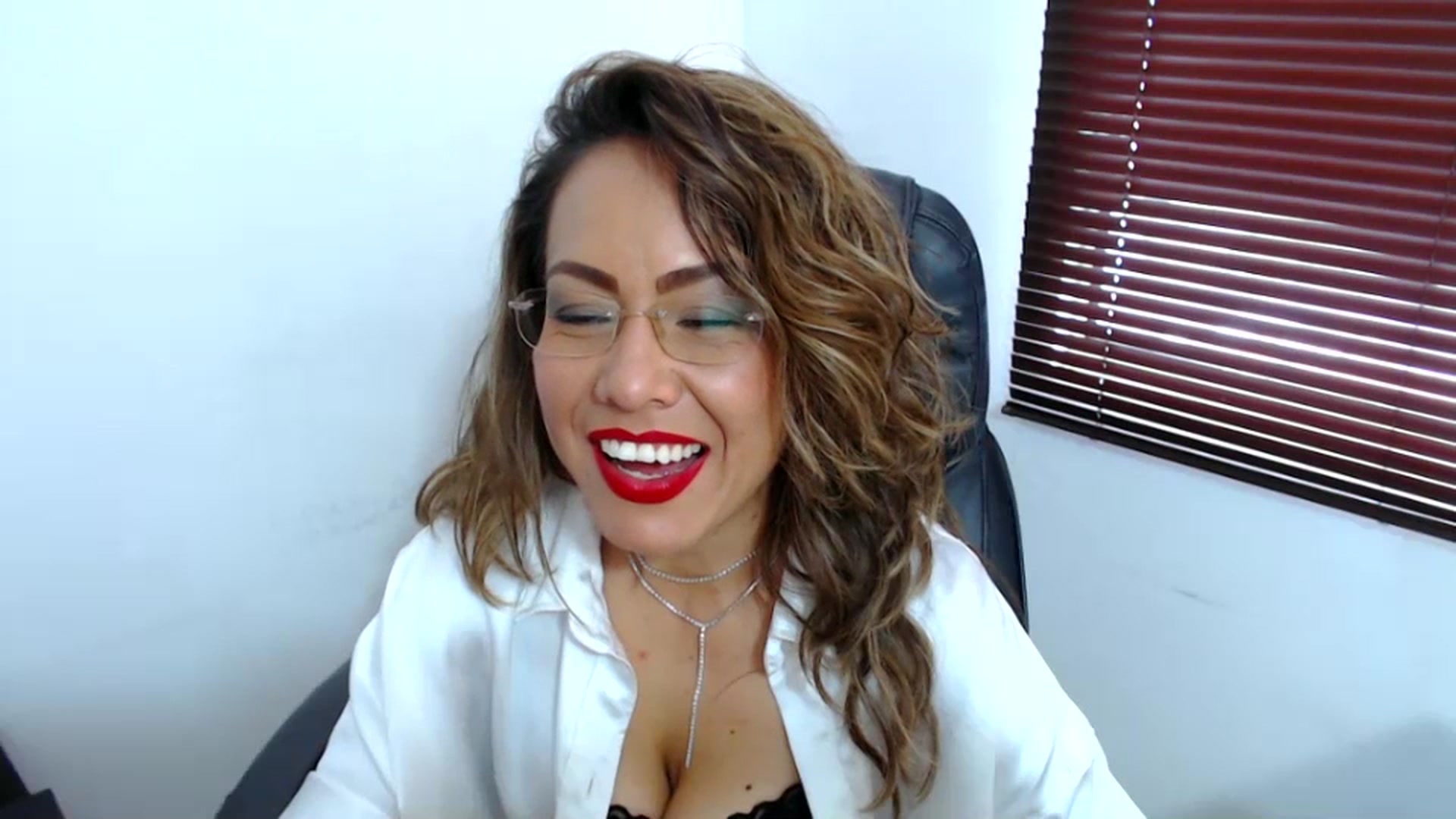Gallery image thumbnail from office_secret's myfreecams stream on, 07/21/2023, 18:34 image 17 of 20