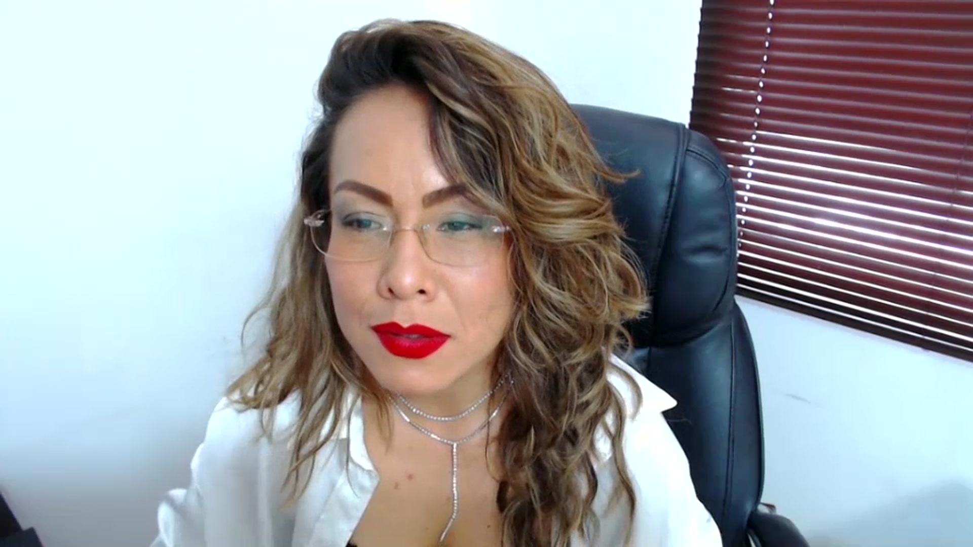 Gallery image thumbnail from office_secret's myfreecams stream on, 07/21/2023, 18:34 image 9 of 20